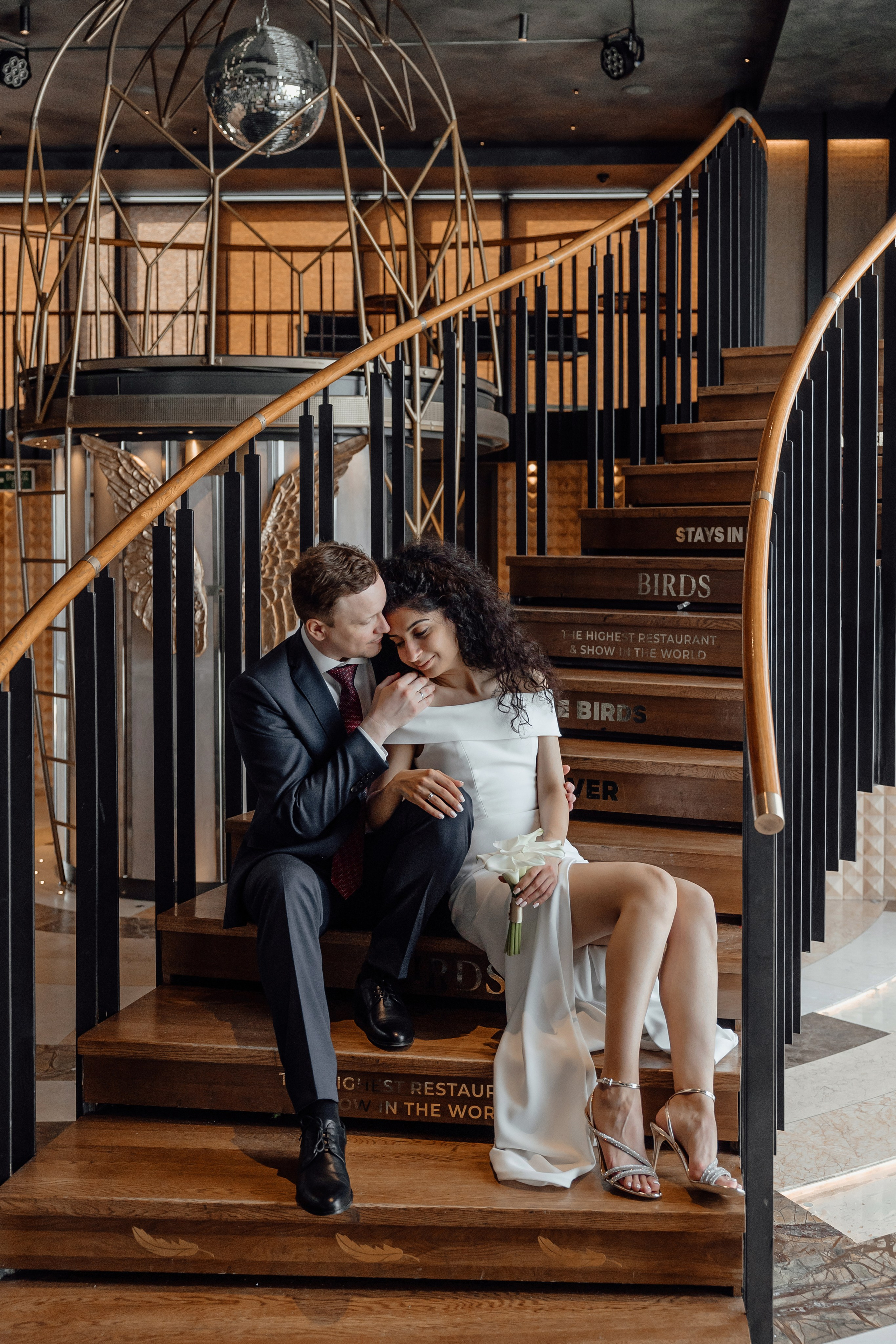 свадебная фотосессия в ресторане birds башня око москва сити