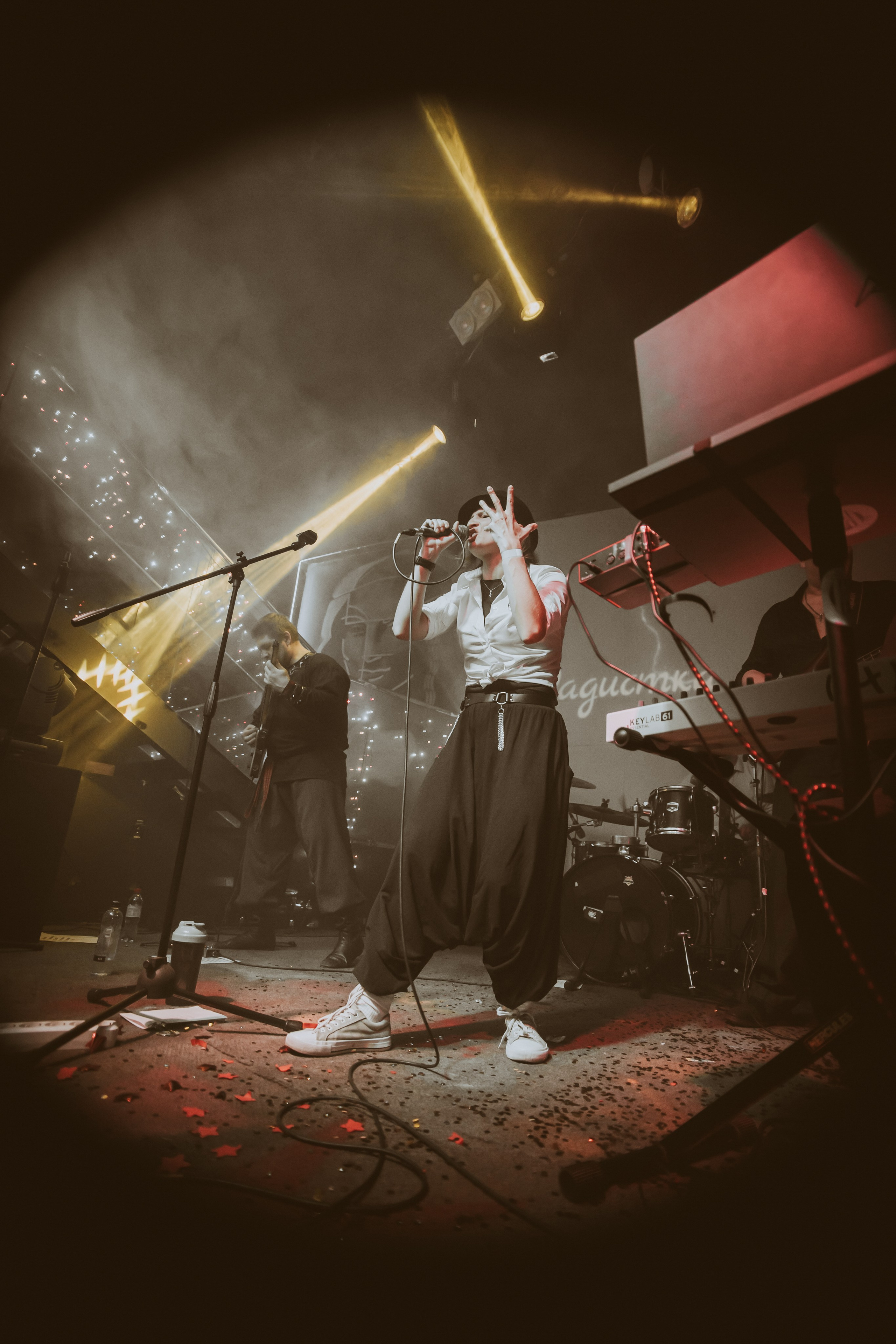 Радистка Кэт. Рок-ёлка, клуб-галерея Эрмитаж. 21.12.2024. Фотограф Регина Крикунова г. Красноярск