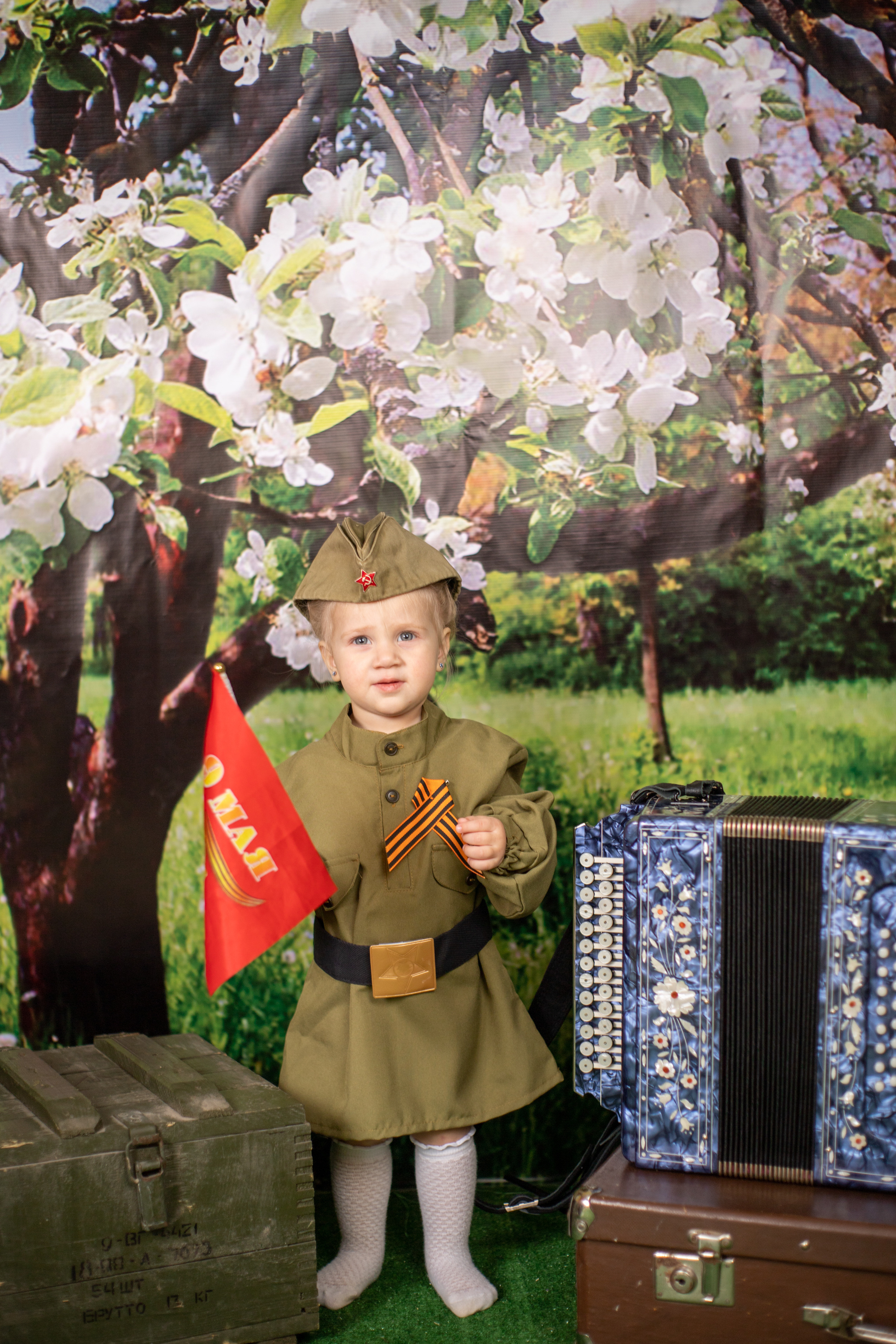 9 мая. Альбомы с самого детства. +79237847111