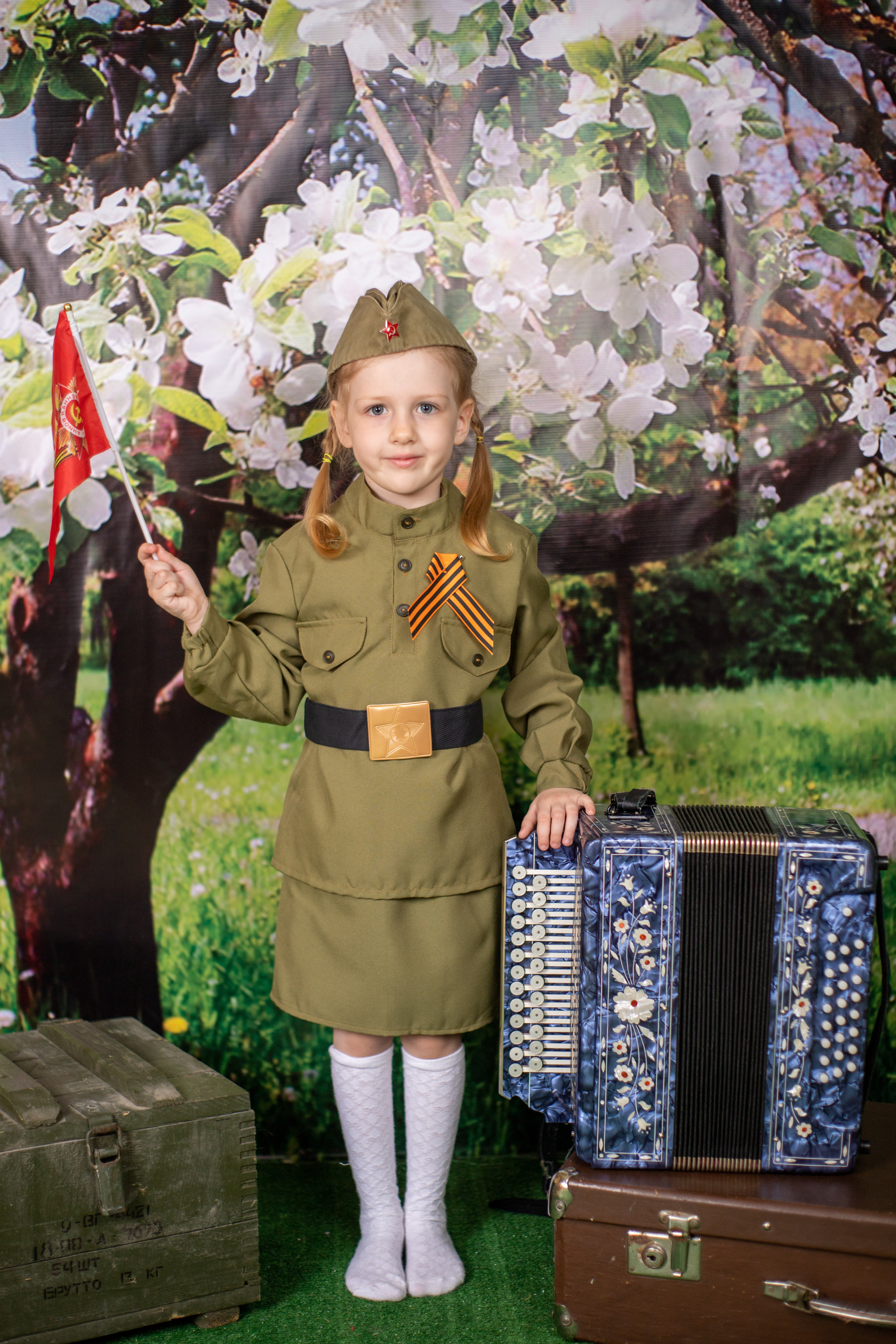 9 мая. Альбомы с самого детства. +79237847111