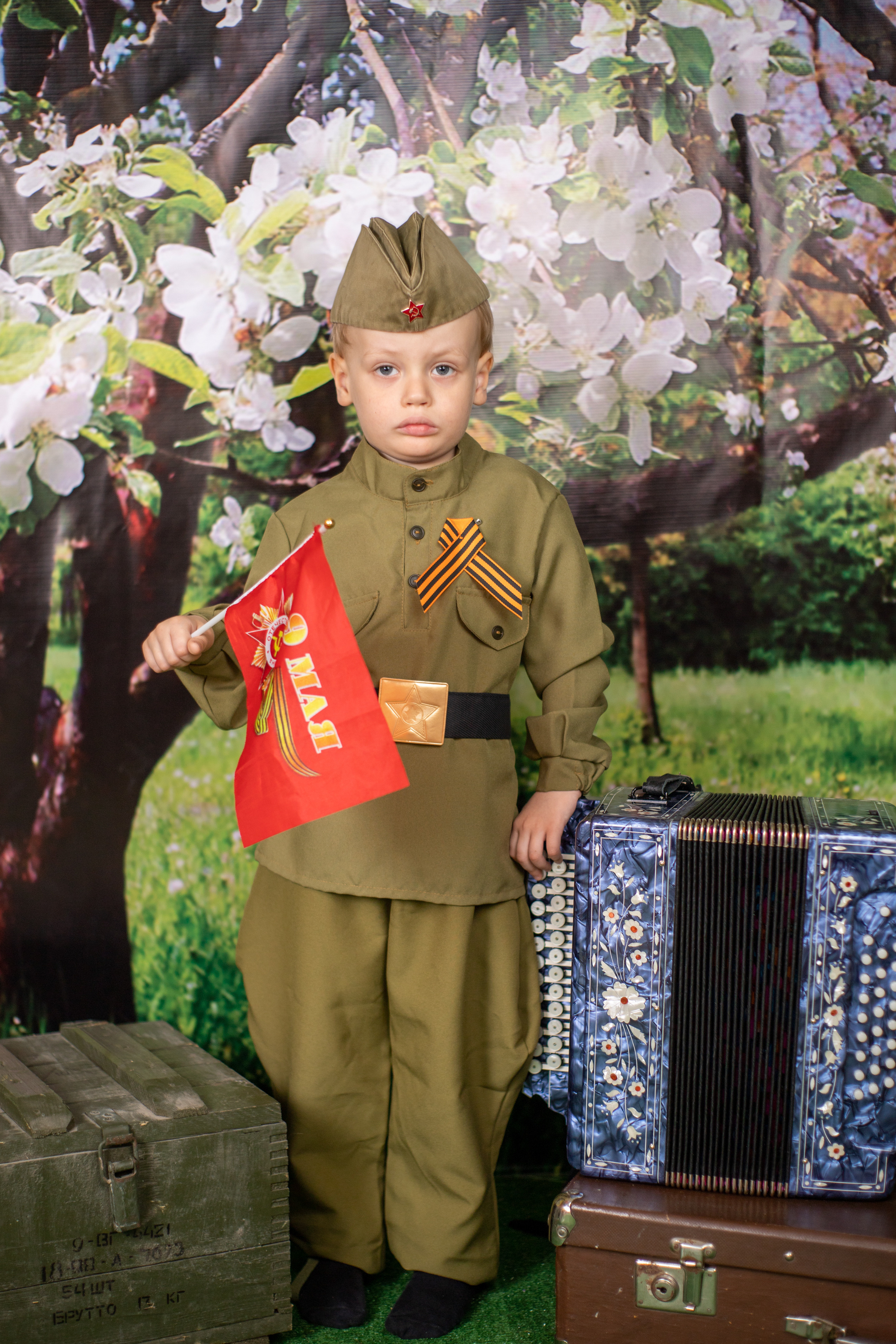 9 мая. Альбомы с самого детства. +79237847111