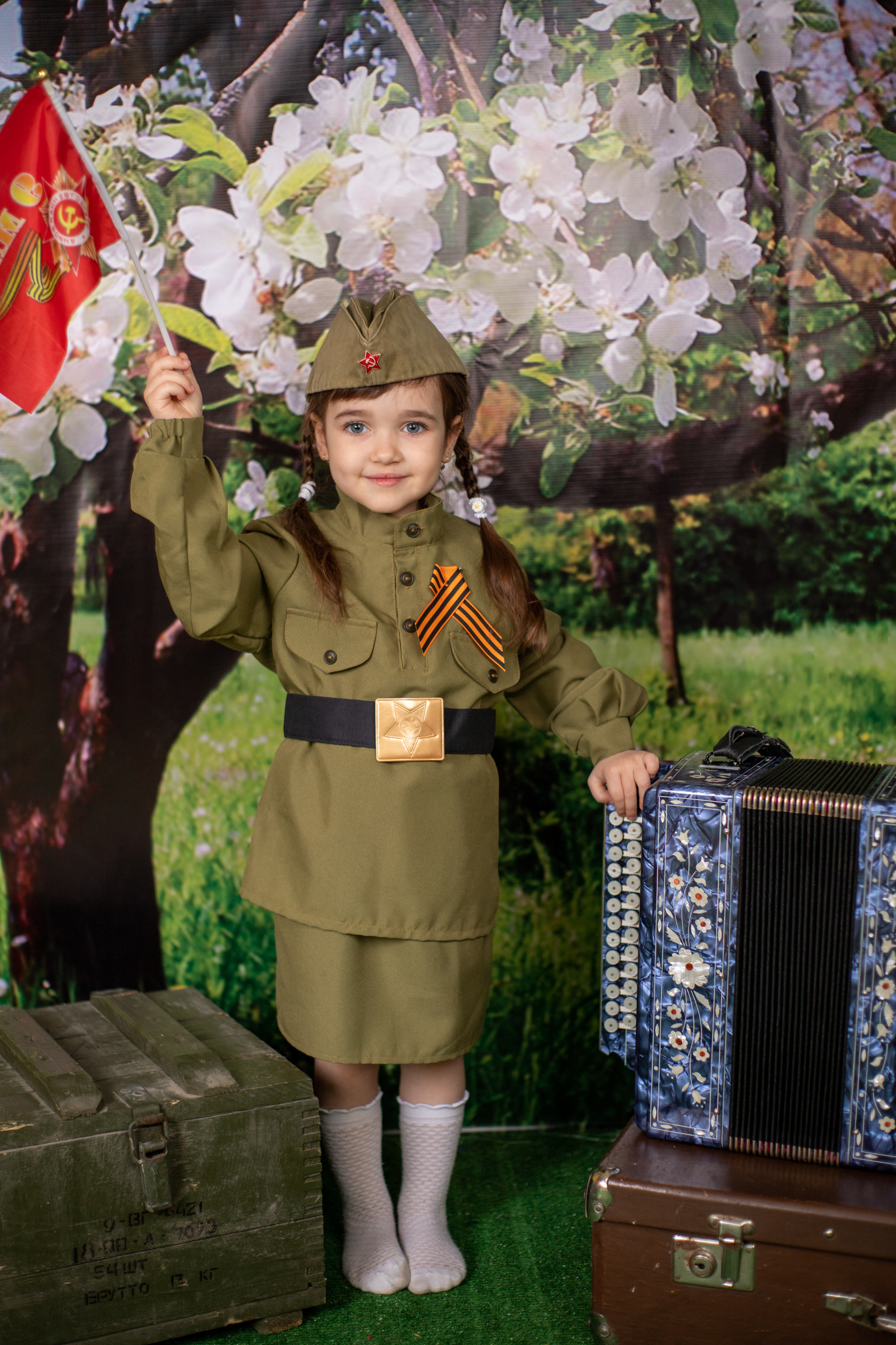 9 мая. Альбомы с самого детства. +79237847111