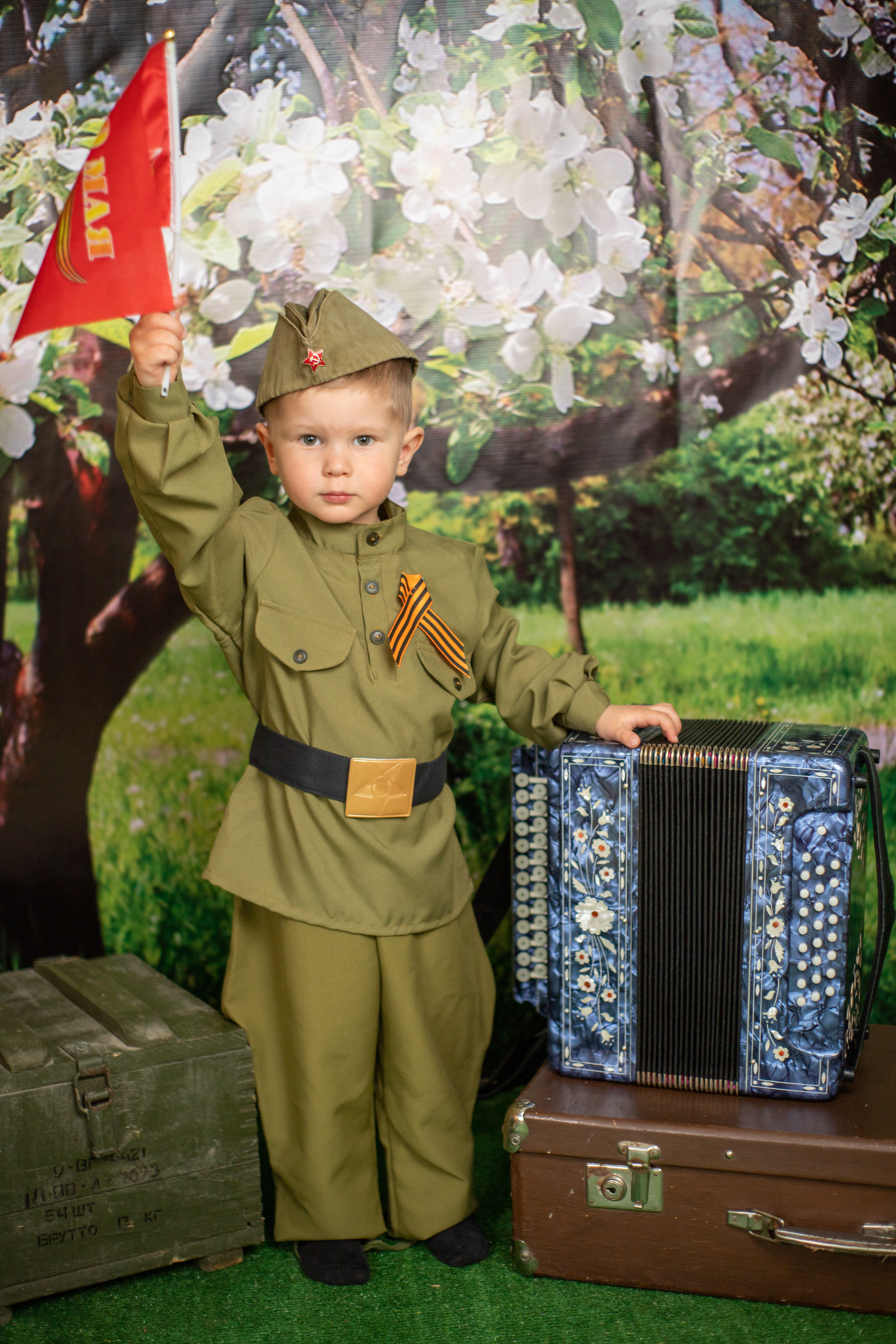 9 мая. Альбомы с самого детства. +79237847111