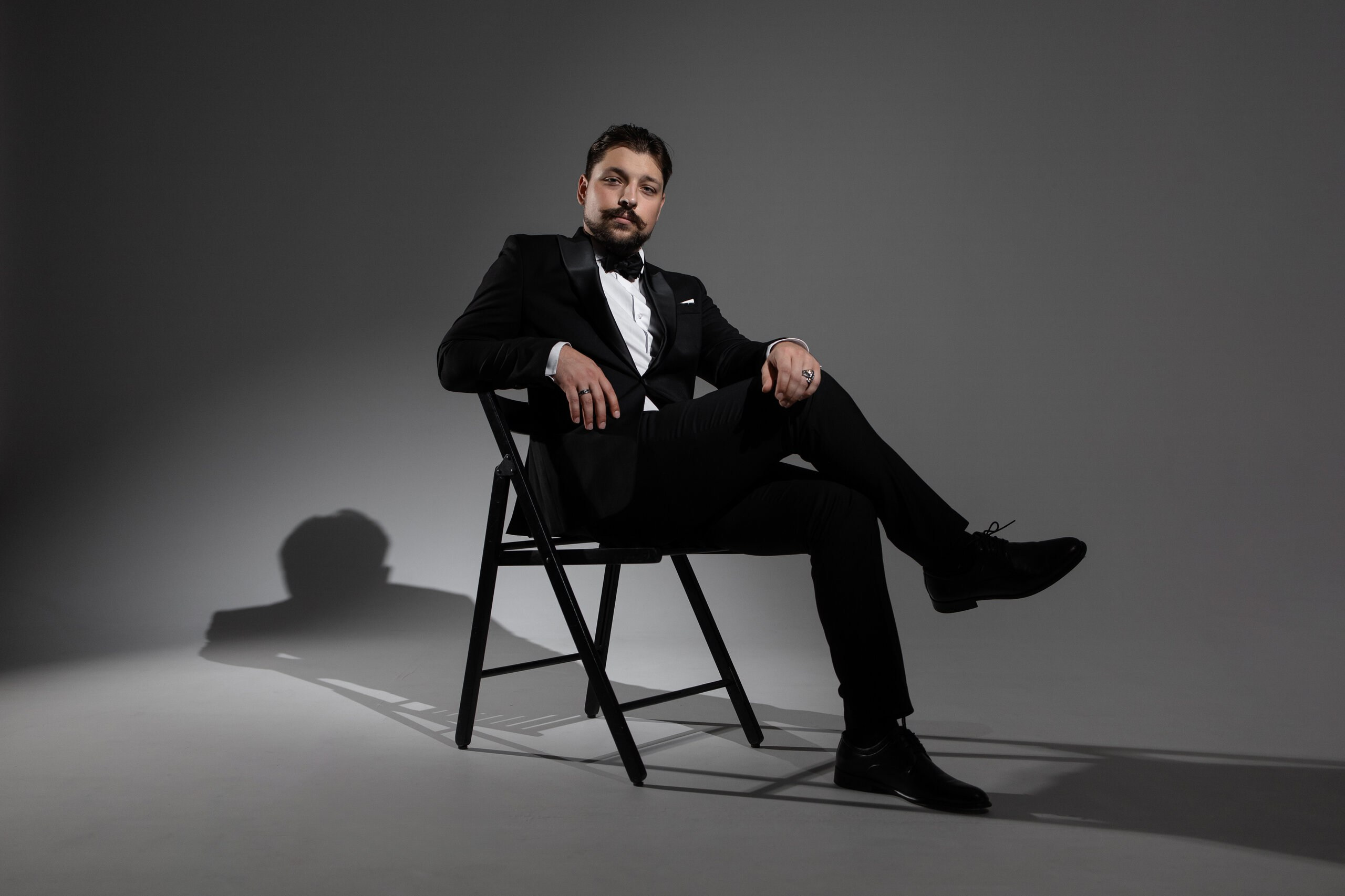 Портретная съёмка Евгения в студии — фотограф Роман Болдырев
