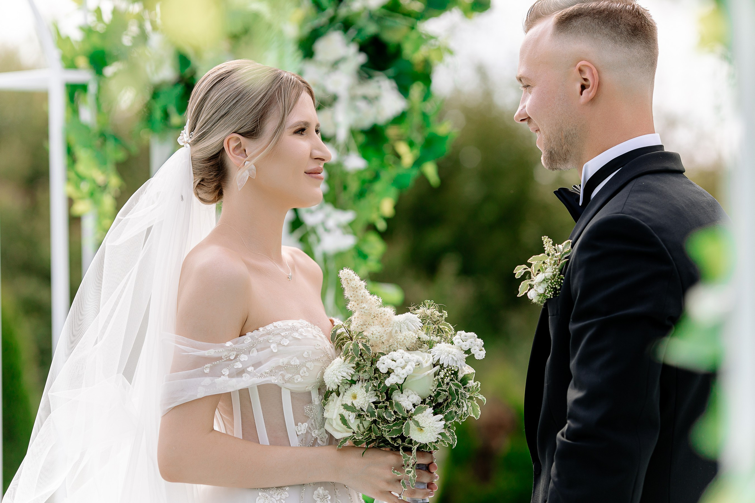 Свадебная фотосессия в отеле с собаками. Свадебный и семейный фотограф в Тамбове Сергей Григорьев