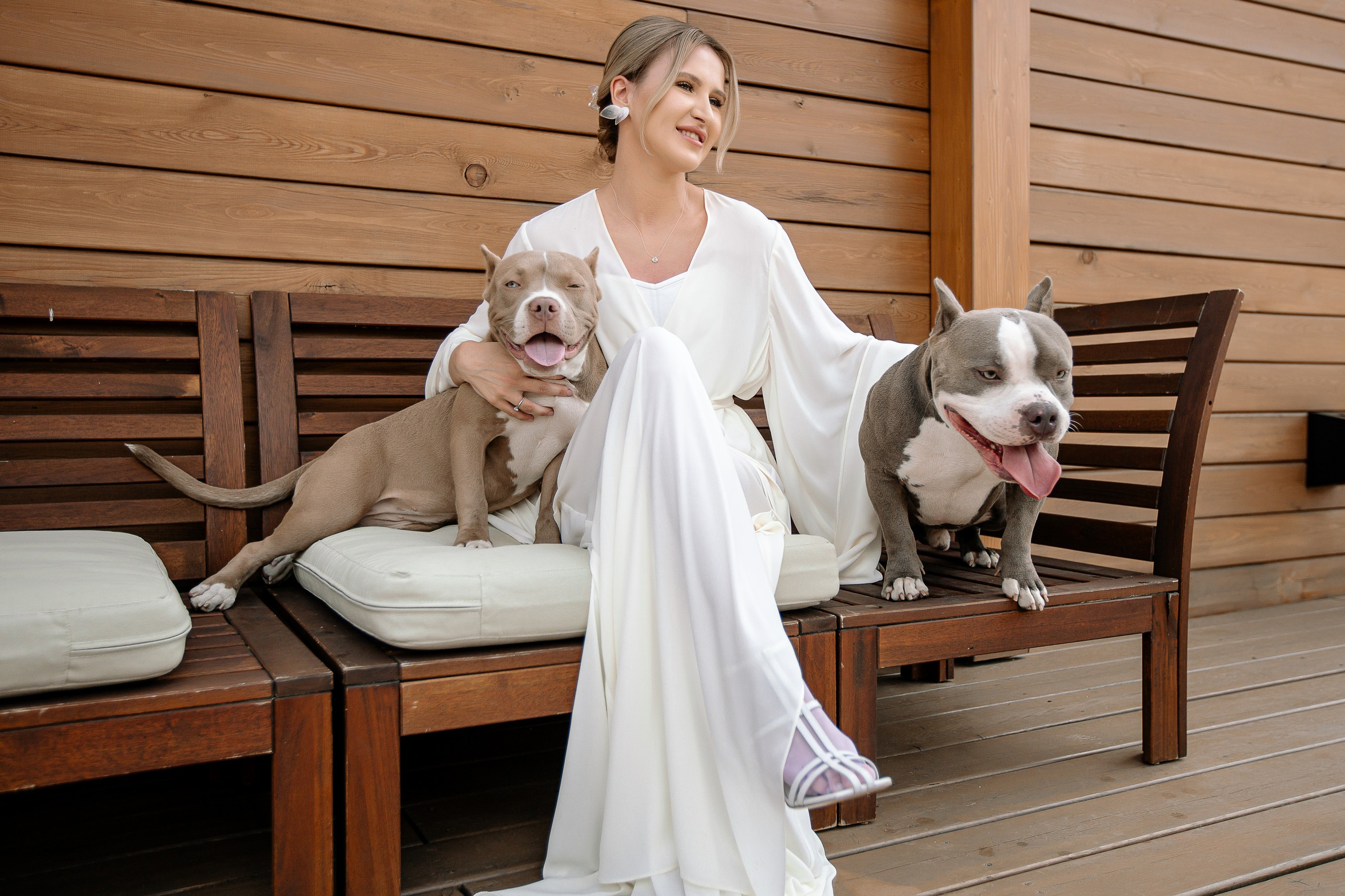 Свадебная фотосессия в отеле с собаками. Свадебный и семейный фотограф в Тамбове Сергей Григорьев