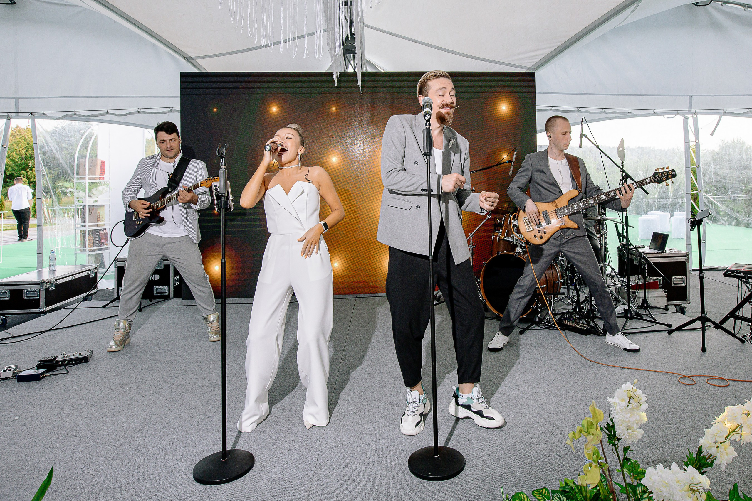 Свадебная фотосессия в отеле с собаками. Свадебный и семейный фотограф в Тамбове Сергей Григорьев