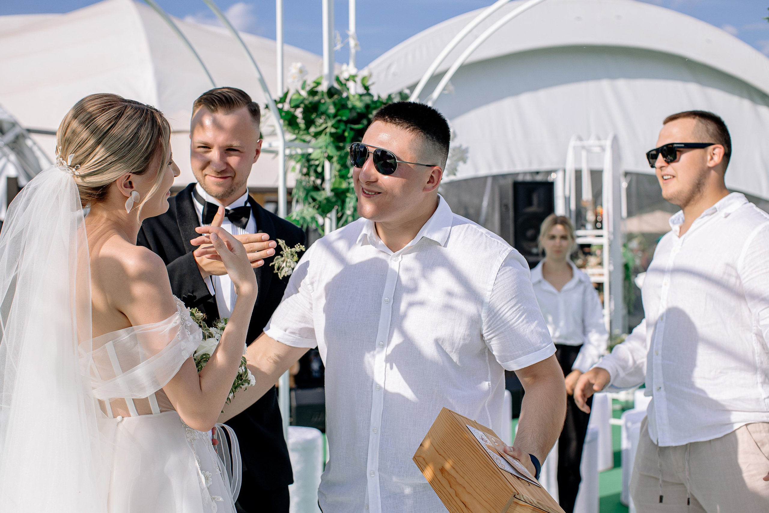 Свадебная фотосессия в отеле с собаками. Свадебный и семейный фотограф в Тамбове Сергей Григорьев