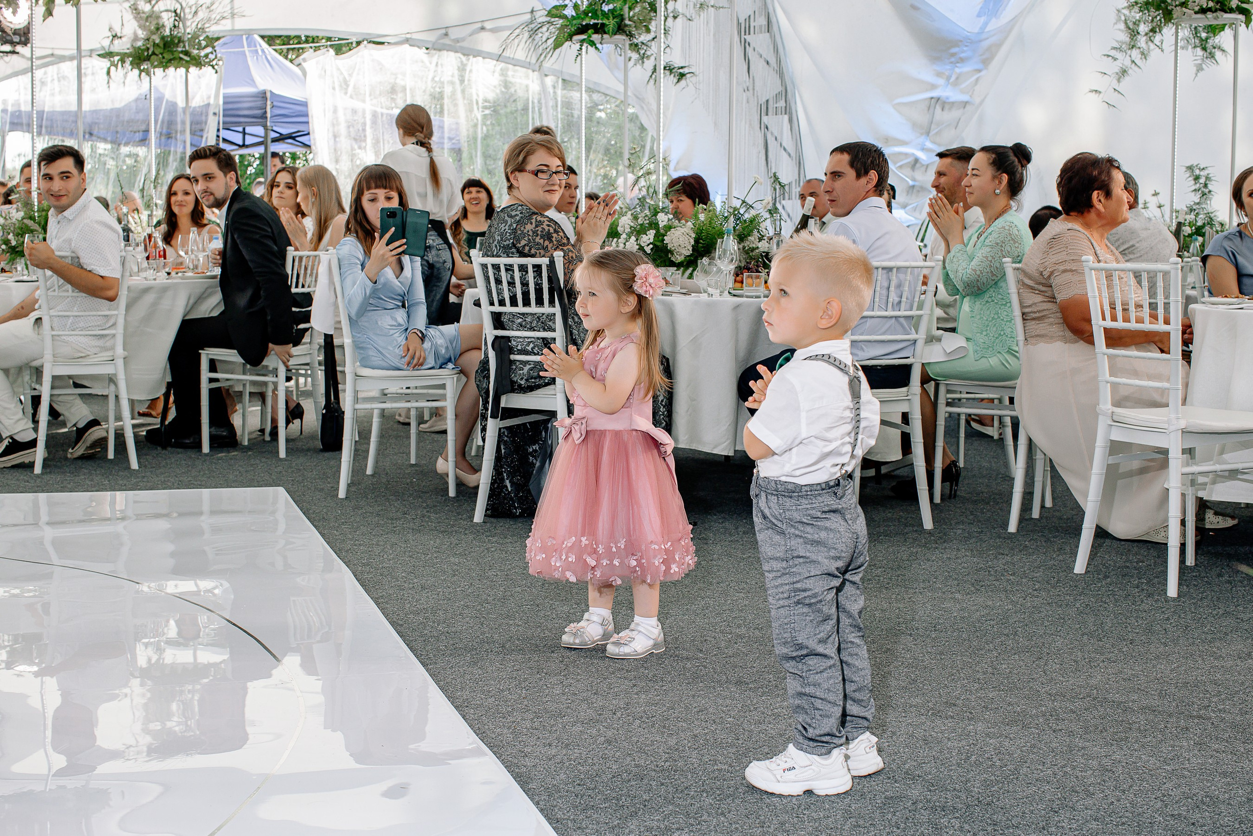 Свадебная фотосессия в отеле с собаками. Свадебный и семейный фотограф в Тамбове Сергей Григорьев