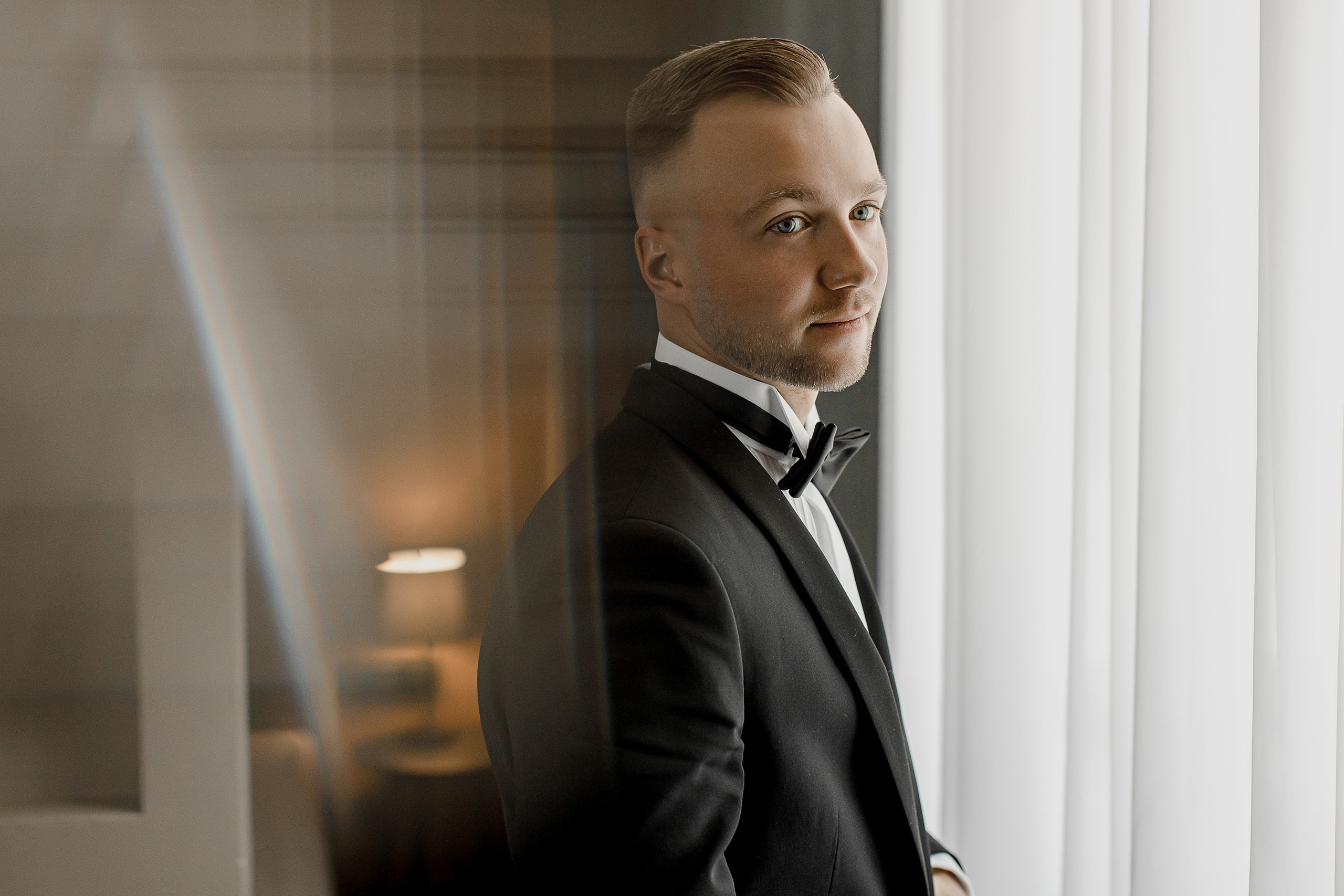 Свадебная фотосессия в отеле с собаками. Свадебный и семейный фотограф в Тамбове Сергей Григорьев