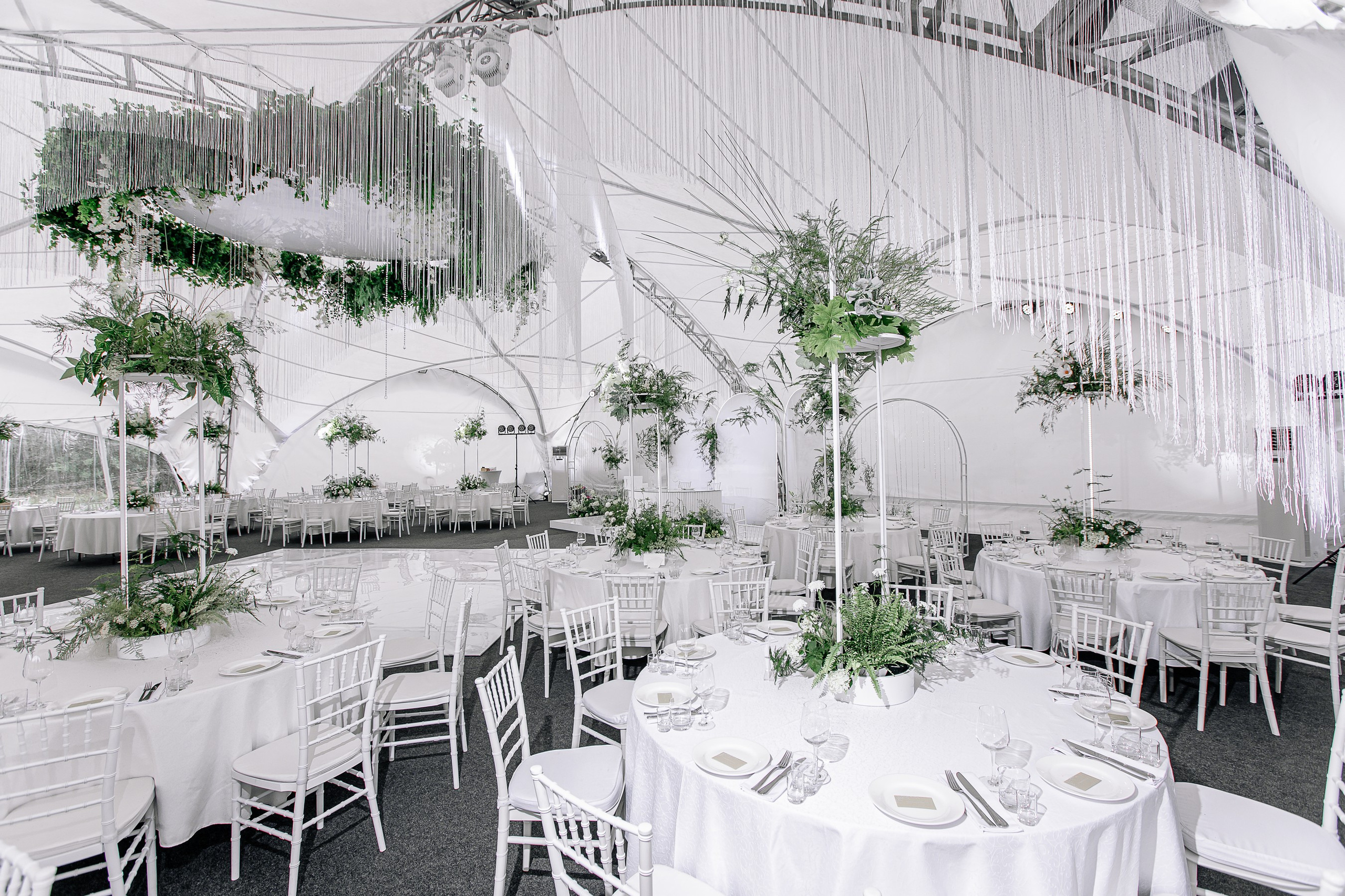 Свадебная фотосессия в отеле с собаками. Свадебный и семейный фотограф в Тамбове Сергей Григорьев