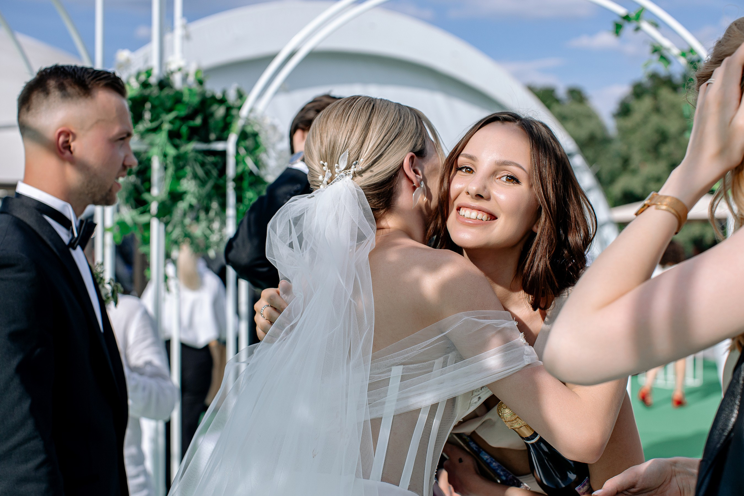 Свадебная фотосессия в отеле с собаками. Свадебный и семейный фотограф в Тамбове Сергей Григорьев