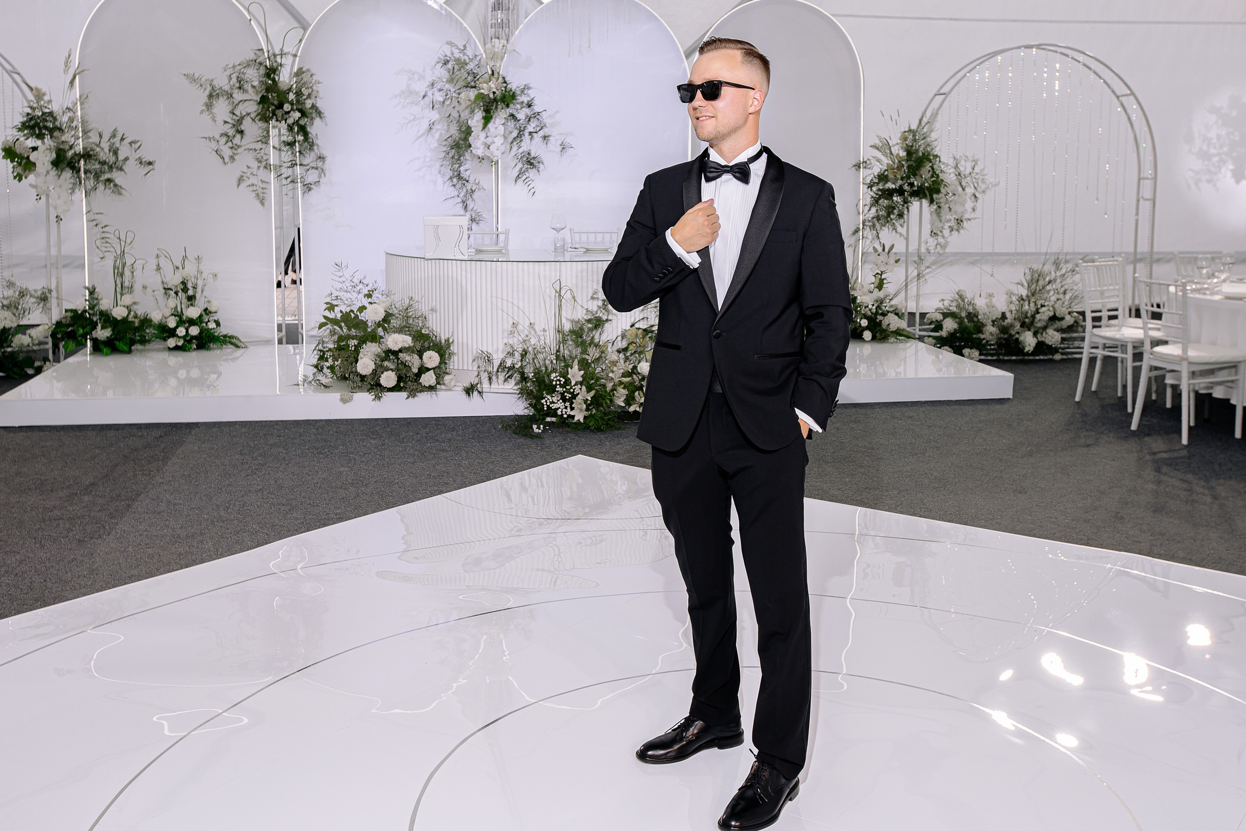 Свадебная фотосессия в отеле с собаками. Свадебный и семейный фотограф в Тамбове Сергей Григорьев