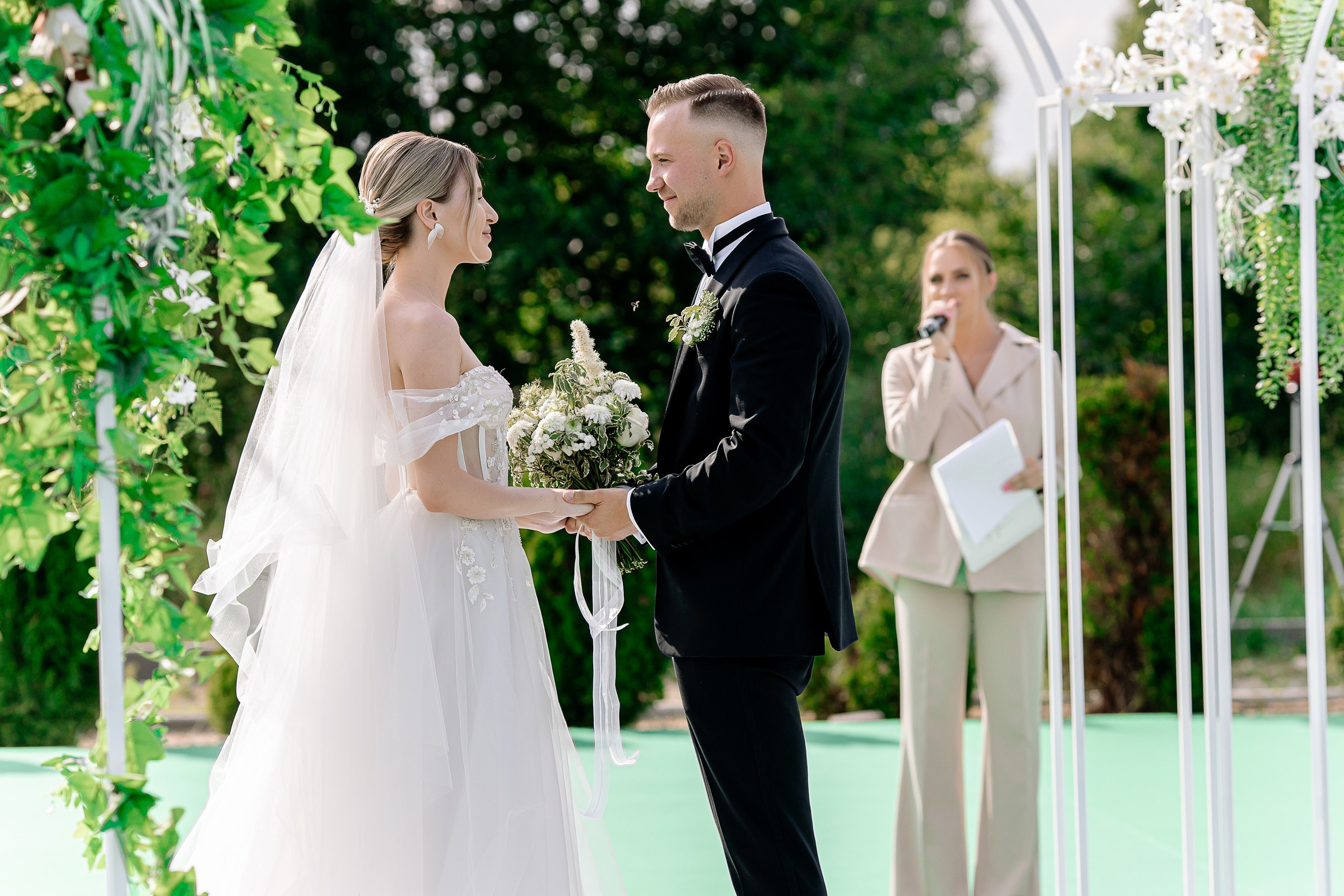 Свадебная фотосессия в отеле с собаками. Свадебный и семейный фотограф в Тамбове Сергей Григорьев