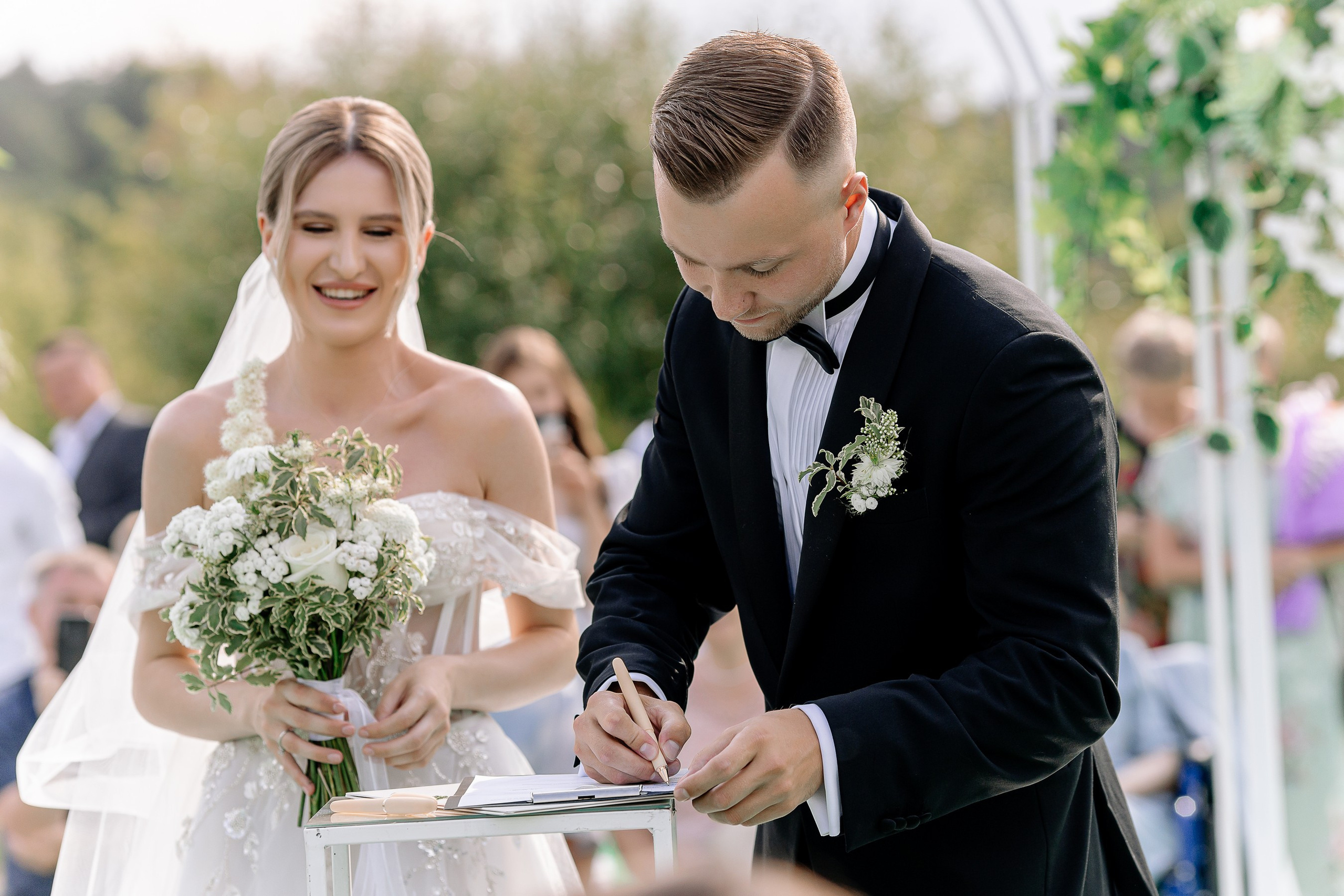 Свадебная фотосессия в отеле с собаками. Свадебный и семейный фотограф в Тамбове Сергей Григорьев