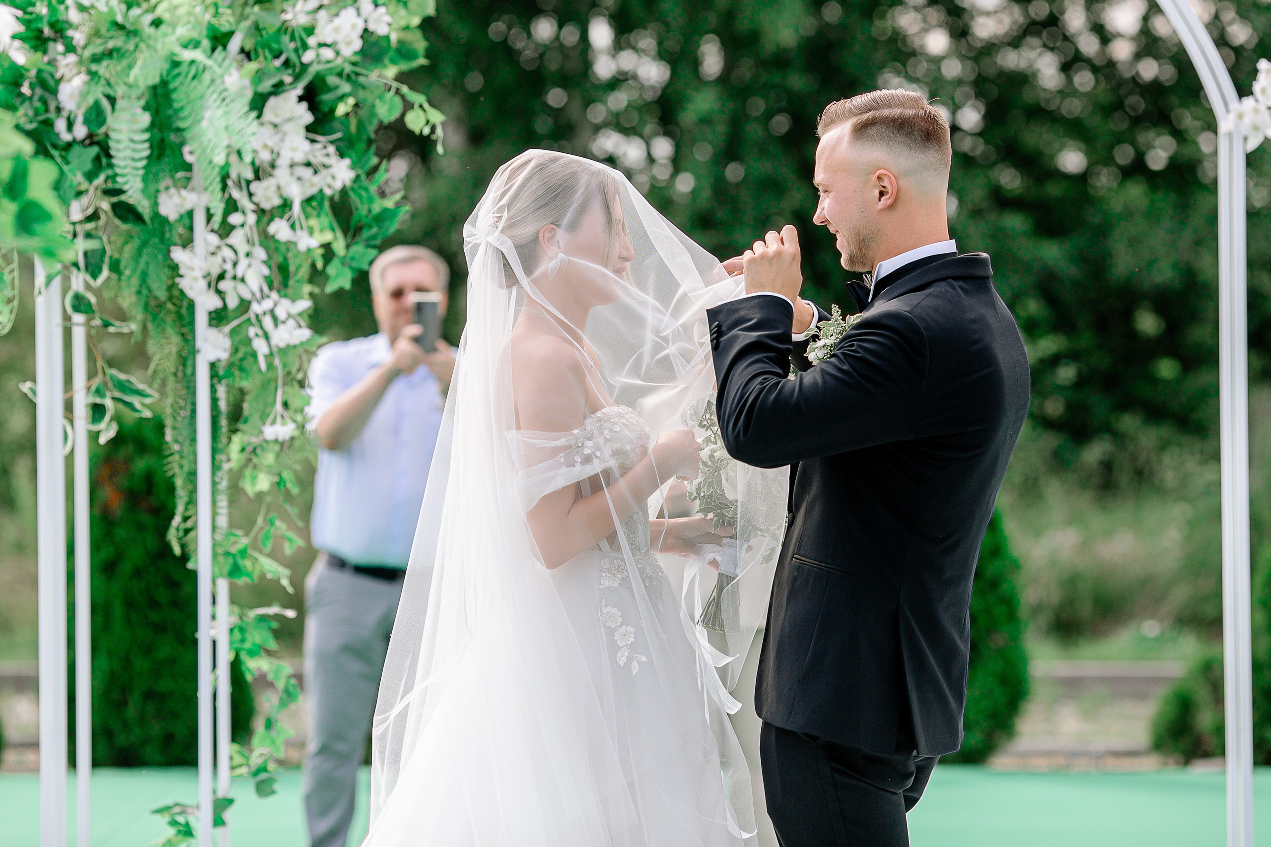 Свадебная фотосессия в отеле с собаками. Свадебный и семейный фотограф в Тамбове Сергей Григорьев