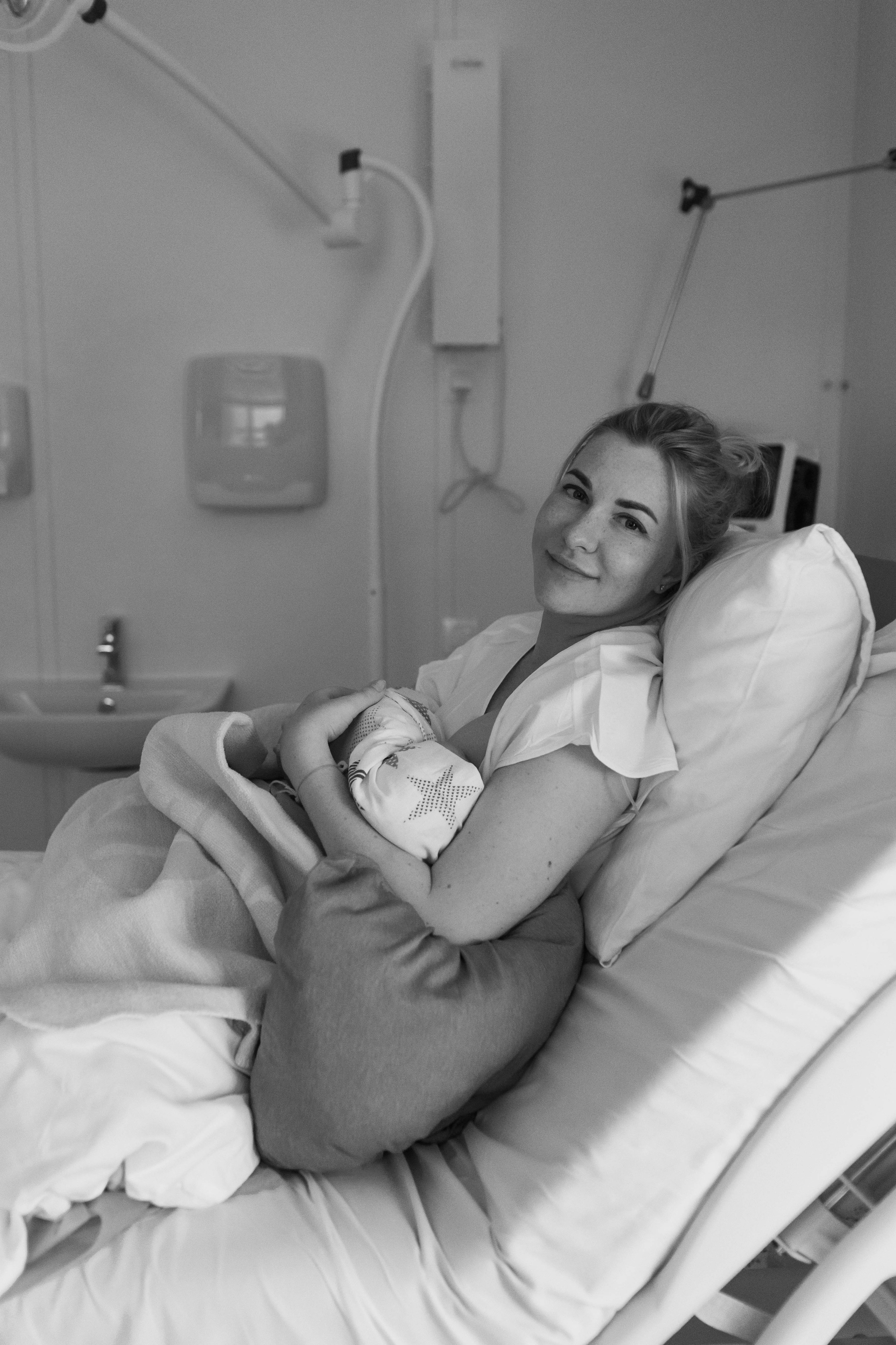 Съемка родов. Рождение Виктории. Клинический госпиталь MD GROUP Лахта. Фотограф на роды в Санкт-Петербурге Екатерина Сысоева