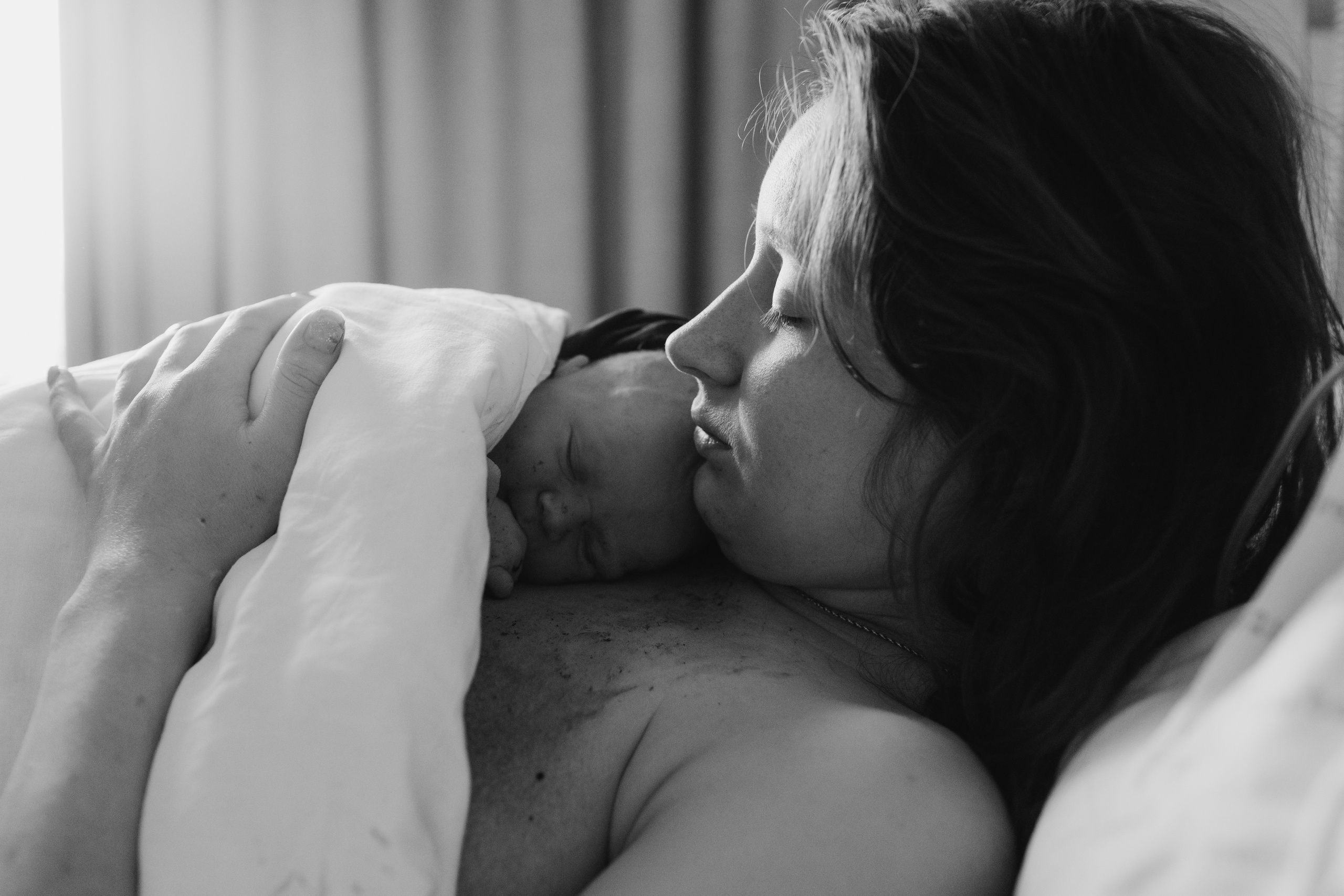 Съемка родов. Рождение Майи. Клинический госпиталь MD GROUP Лахта. Фотограф на роды в Санкт-Петербурге Екатерина Сысоева