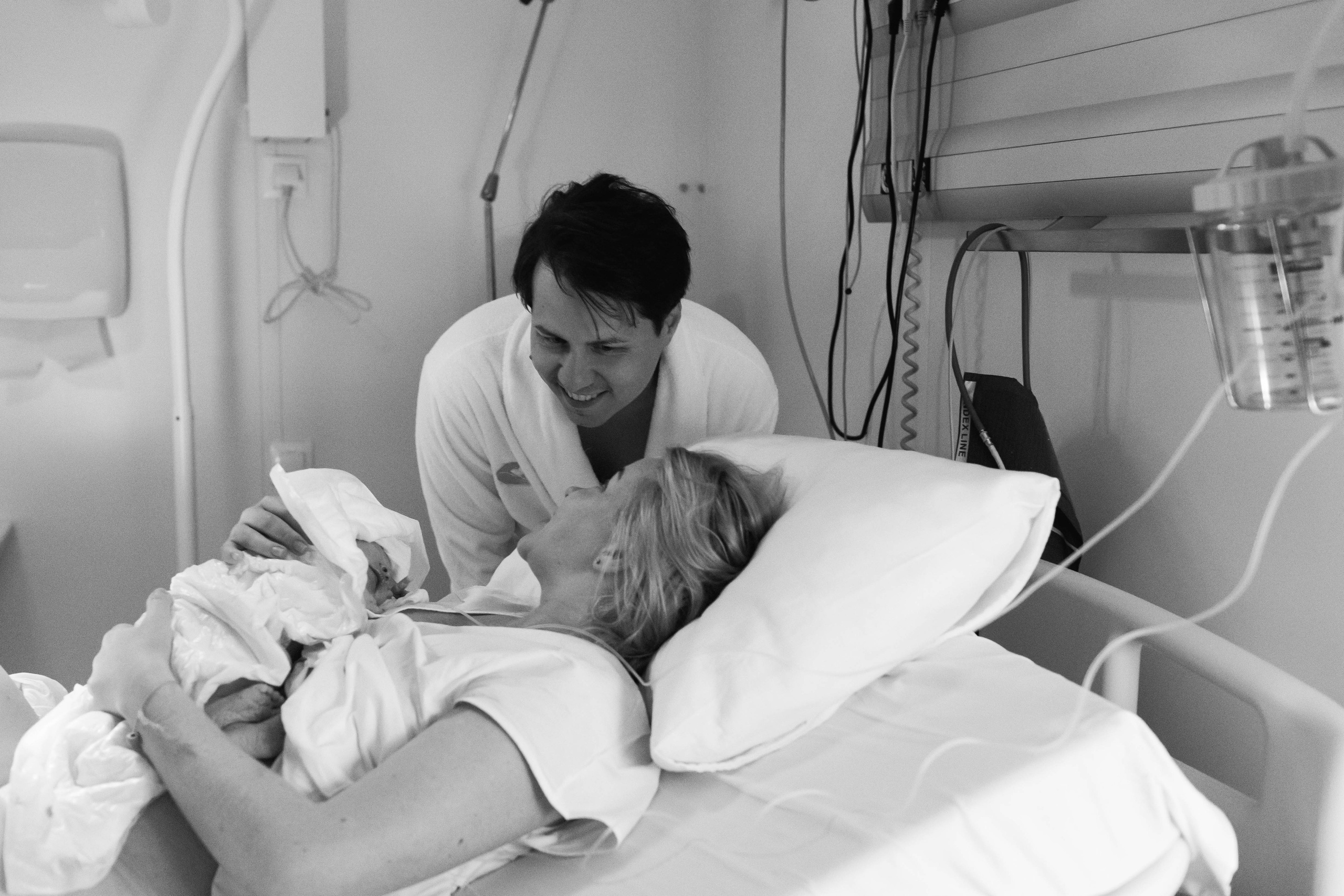 Съемка родов. Рождение Виктории. Клинический госпиталь MD GROUP Лахта. Фотограф на роды в Санкт-Петербурге Екатерина Сысоева