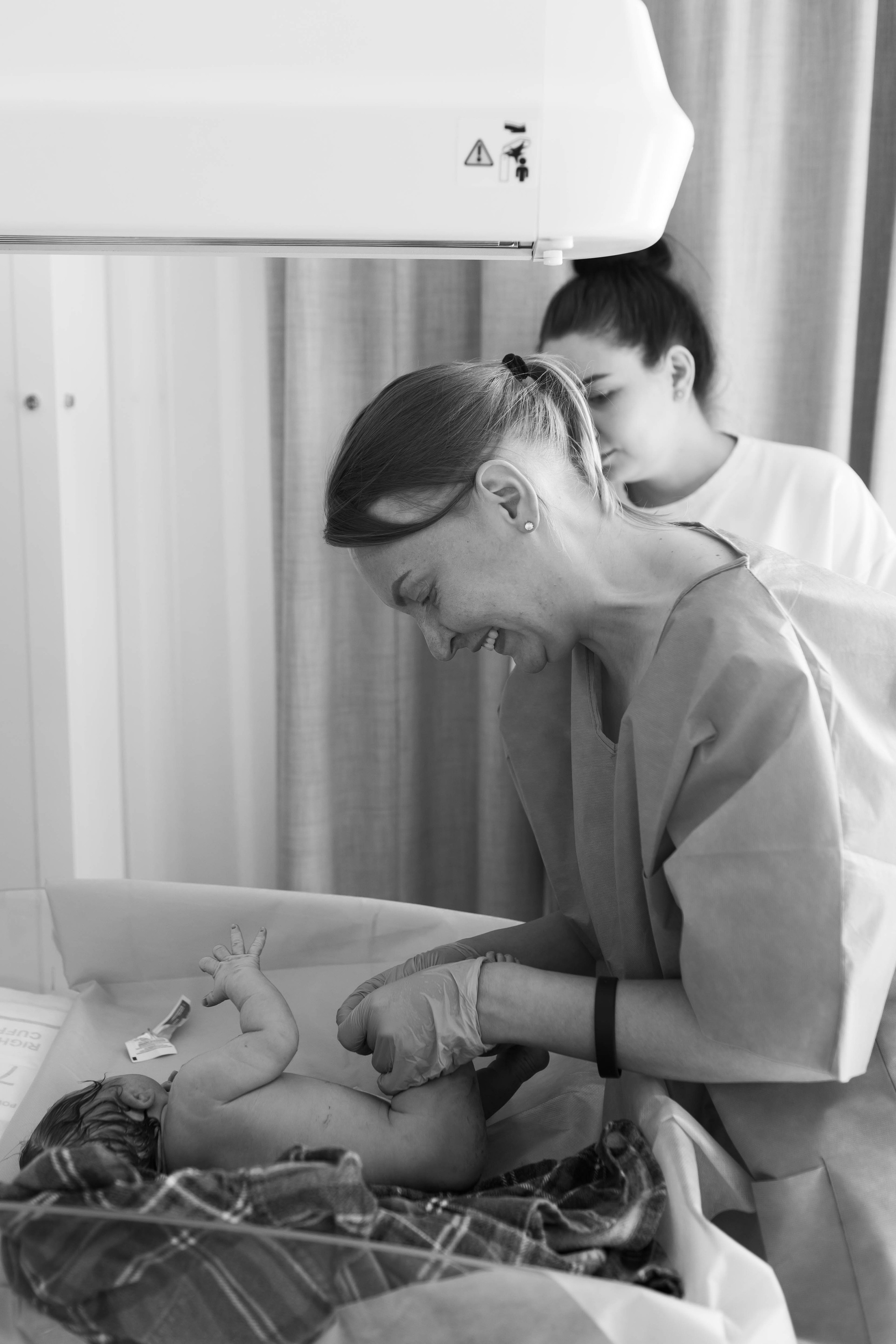 Съемка родов. Рождение Аглаи. Клинический госпиталь MD GROUP Лахта. Фотограф на роды в Санкт-Петербурге Екатерина Сысоева