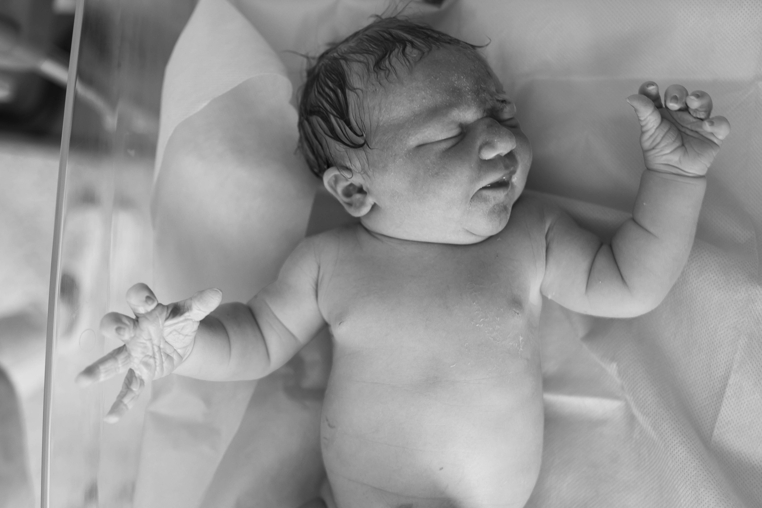 Съемка родов. Рождение Аглаи. Клинический госпиталь MD GROUP Лахта. Фотограф на роды в Санкт-Петербурге Екатерина Сысоева