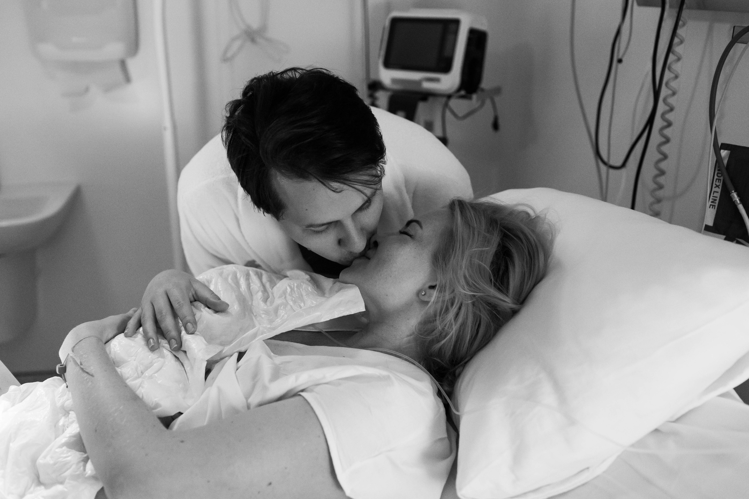 Съемка родов. Рождение Виктории. Клинический госпиталь MD GROUP Лахта. Фотограф на роды в Санкт-Петербурге Екатерина Сысоева