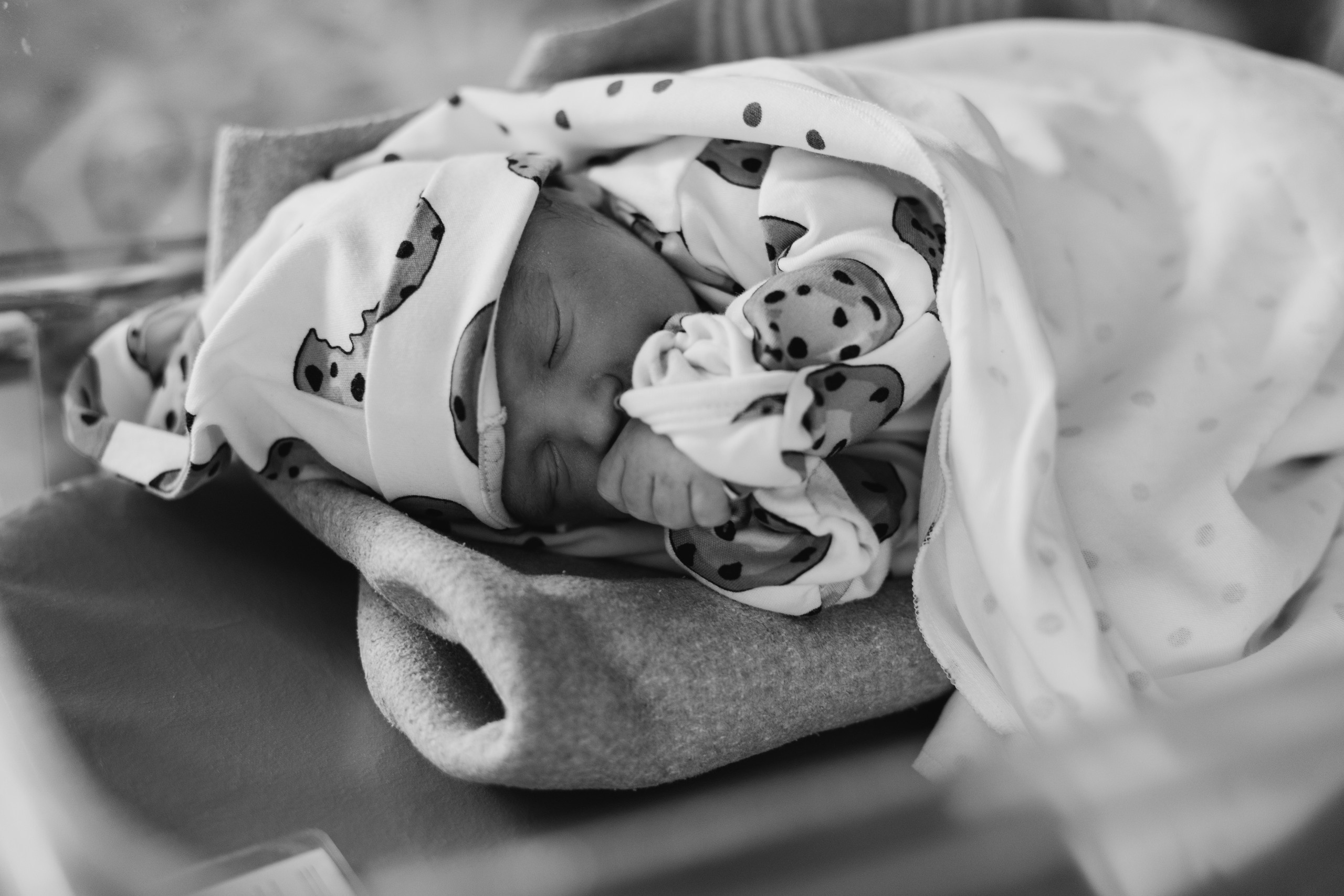 Съемка родов. Рождение Льва. Родильный дом № 17. Фотограф на роды в Санкт-Петербурге Екатерина Сысоева