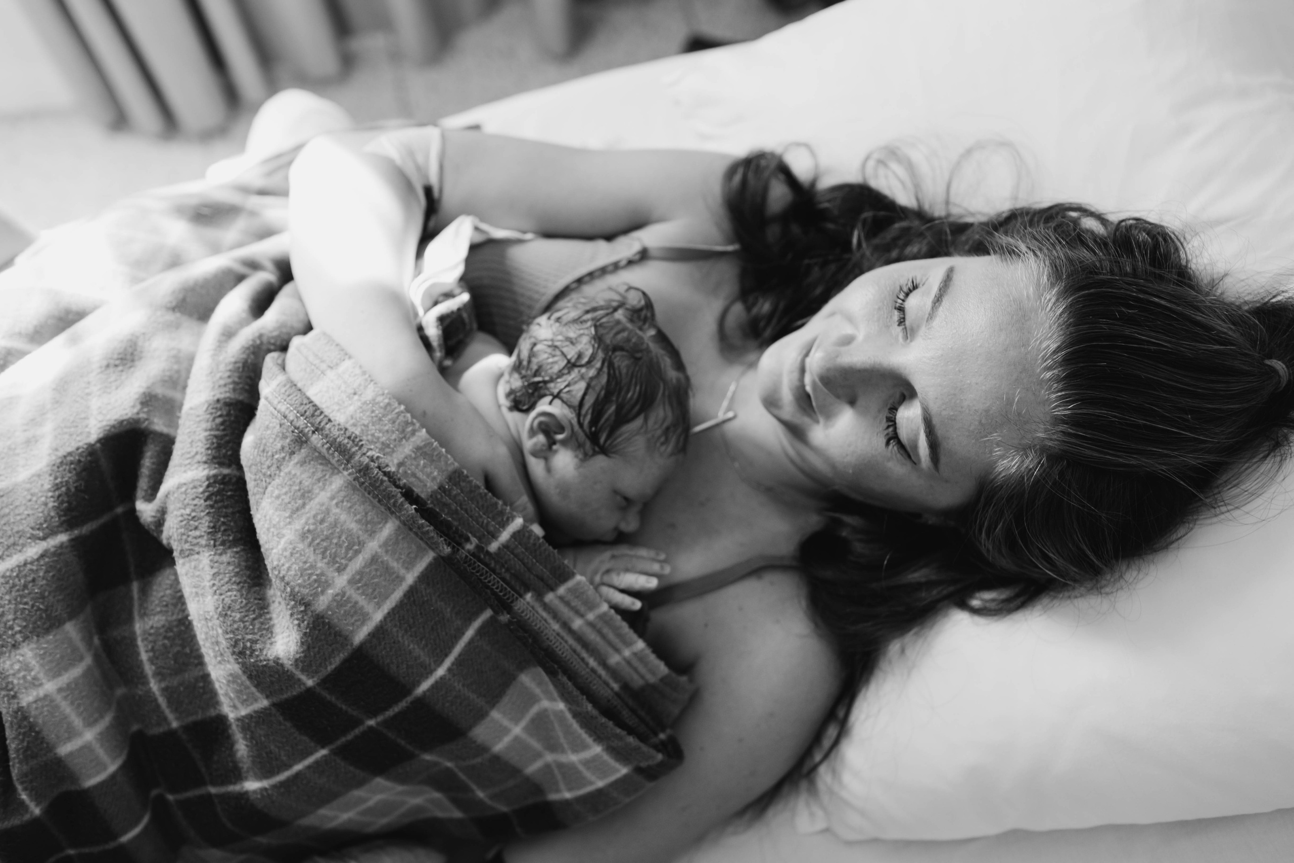 Съемка родов. Рождение Аглаи. Клинический госпиталь MD GROUP Лахта. Фотограф на роды в Санкт-Петербурге Екатерина Сысоева