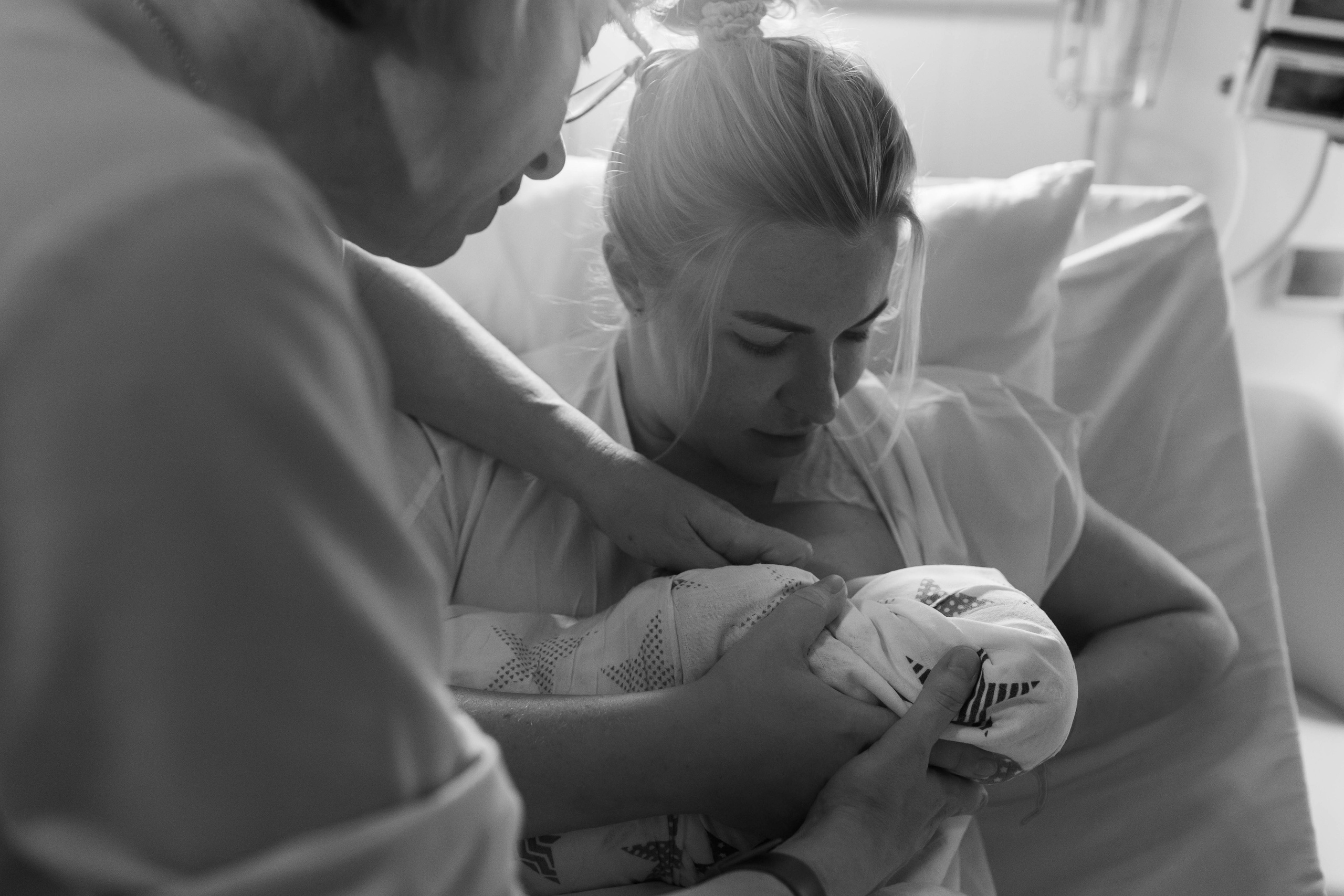 Съемка родов. Рождение Виктории. Клинический госпиталь MD GROUP Лахта. Фотограф на роды в Санкт-Петербурге Екатерина Сысоева