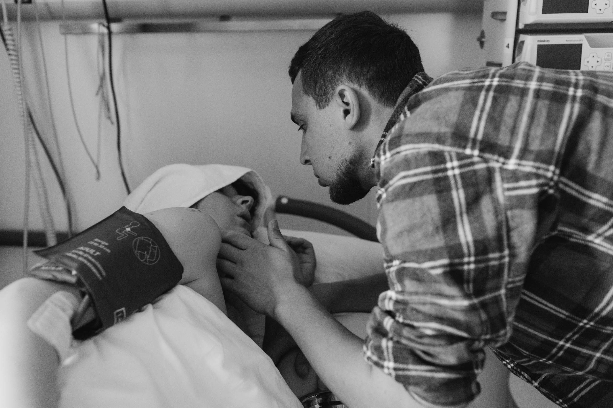 Съемка родов. Рождение Майи. Клинический госпиталь MD GROUP Лахта. Фотограф на роды в Санкт-Петербурге Екатерина Сысоева