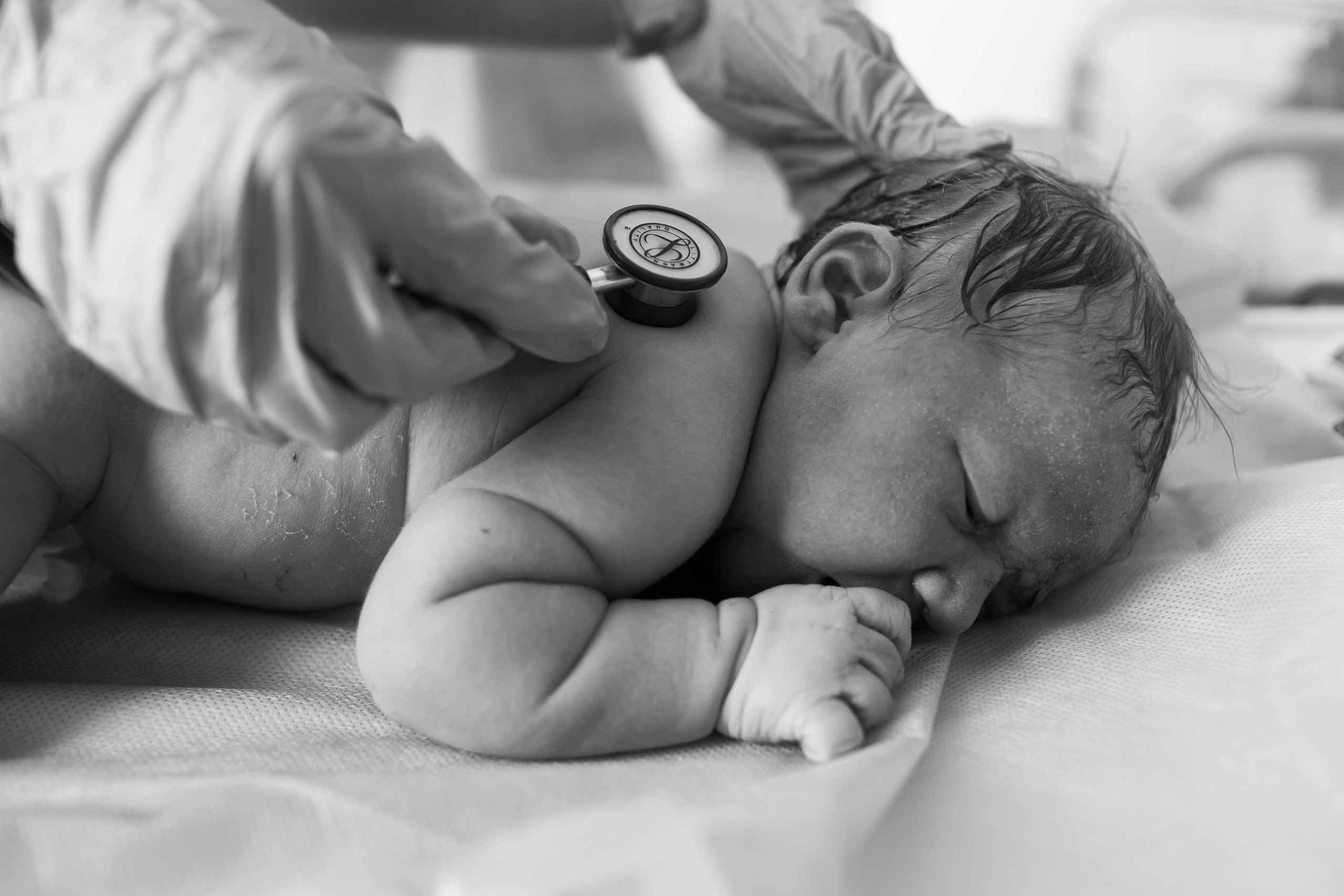 Съемка родов. Рождение Аглаи. Клинический госпиталь MD GROUP Лахта. Фотограф на роды в Санкт-Петербурге Екатерина Сысоева