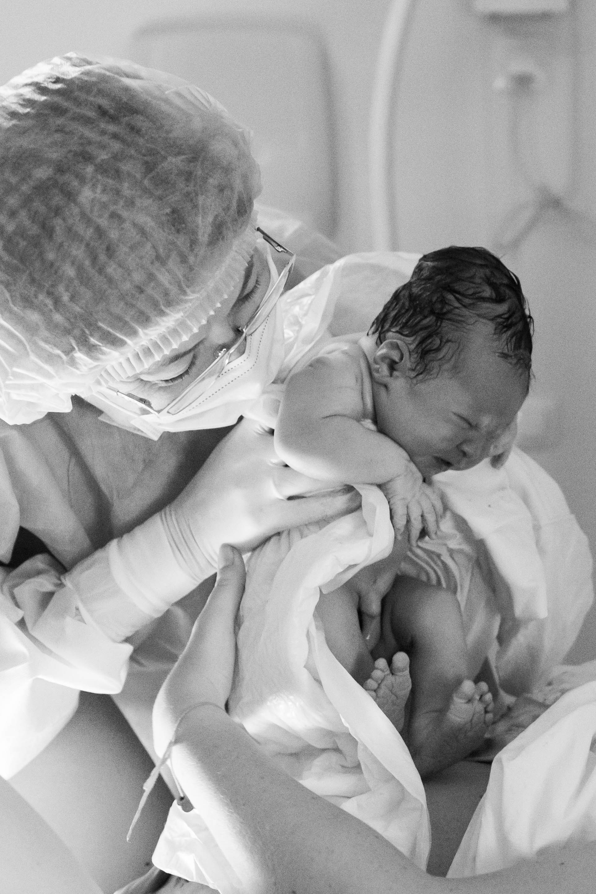 Съемка родов. Рождение Виктории. Клинический госпиталь MD GROUP Лахта. Фотограф на роды в Санкт-Петербурге Екатерина Сысоева