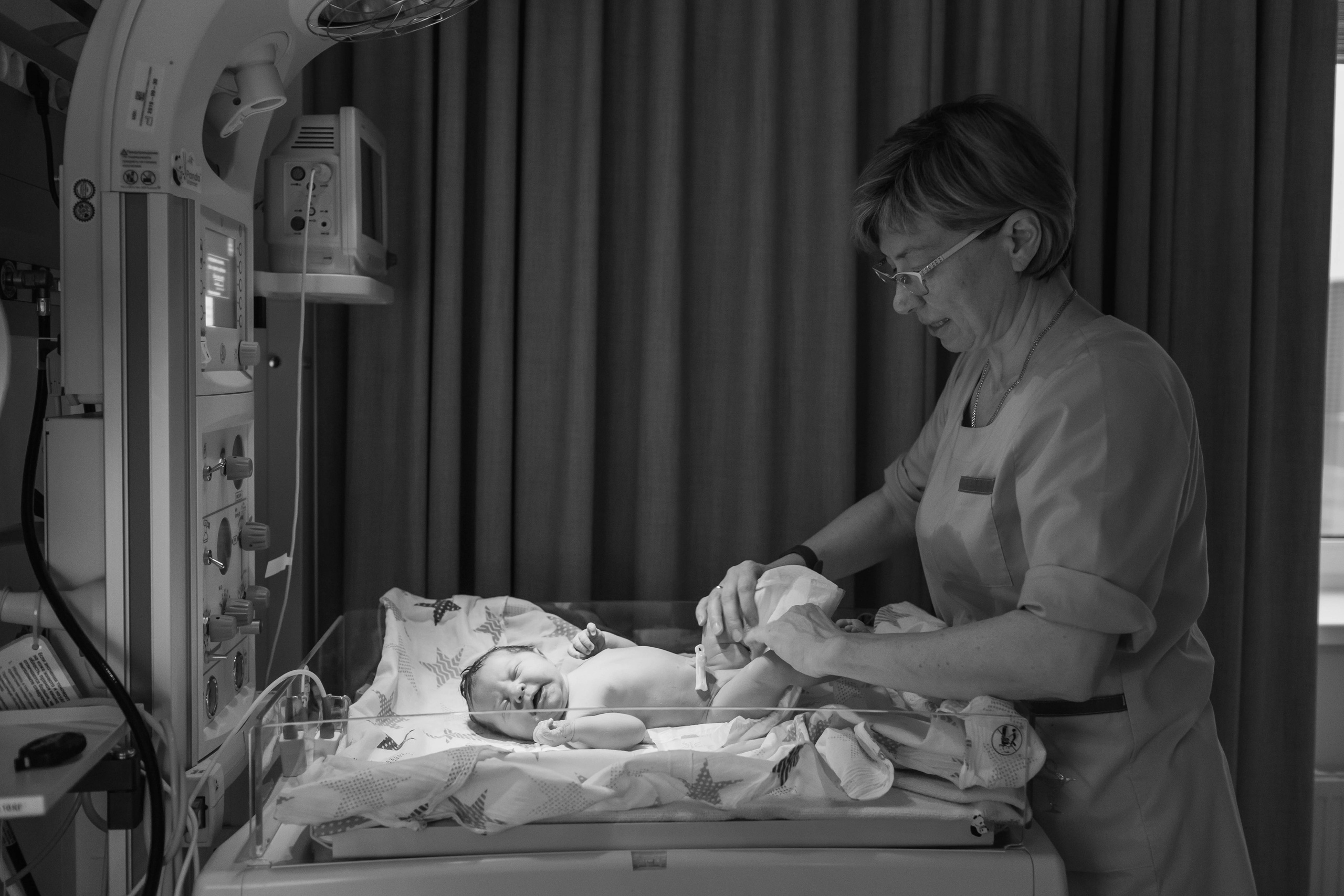 Съемка родов. Рождение Виктории. Клинический госпиталь MD GROUP Лахта. Фотограф на роды в Санкт-Петербурге Екатерина Сысоева