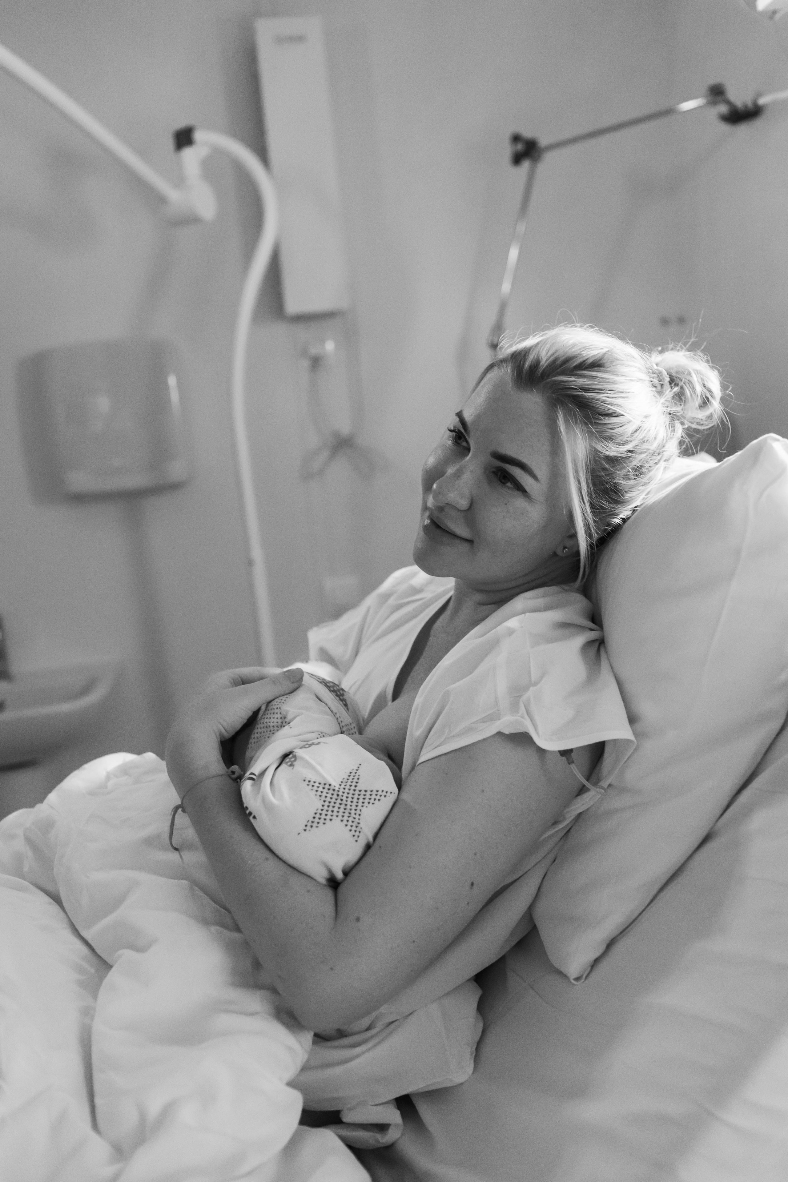 Съемка родов. Рождение Виктории. Клинический госпиталь MD GROUP Лахта. Фотограф на роды в Санкт-Петербурге Екатерина Сысоева