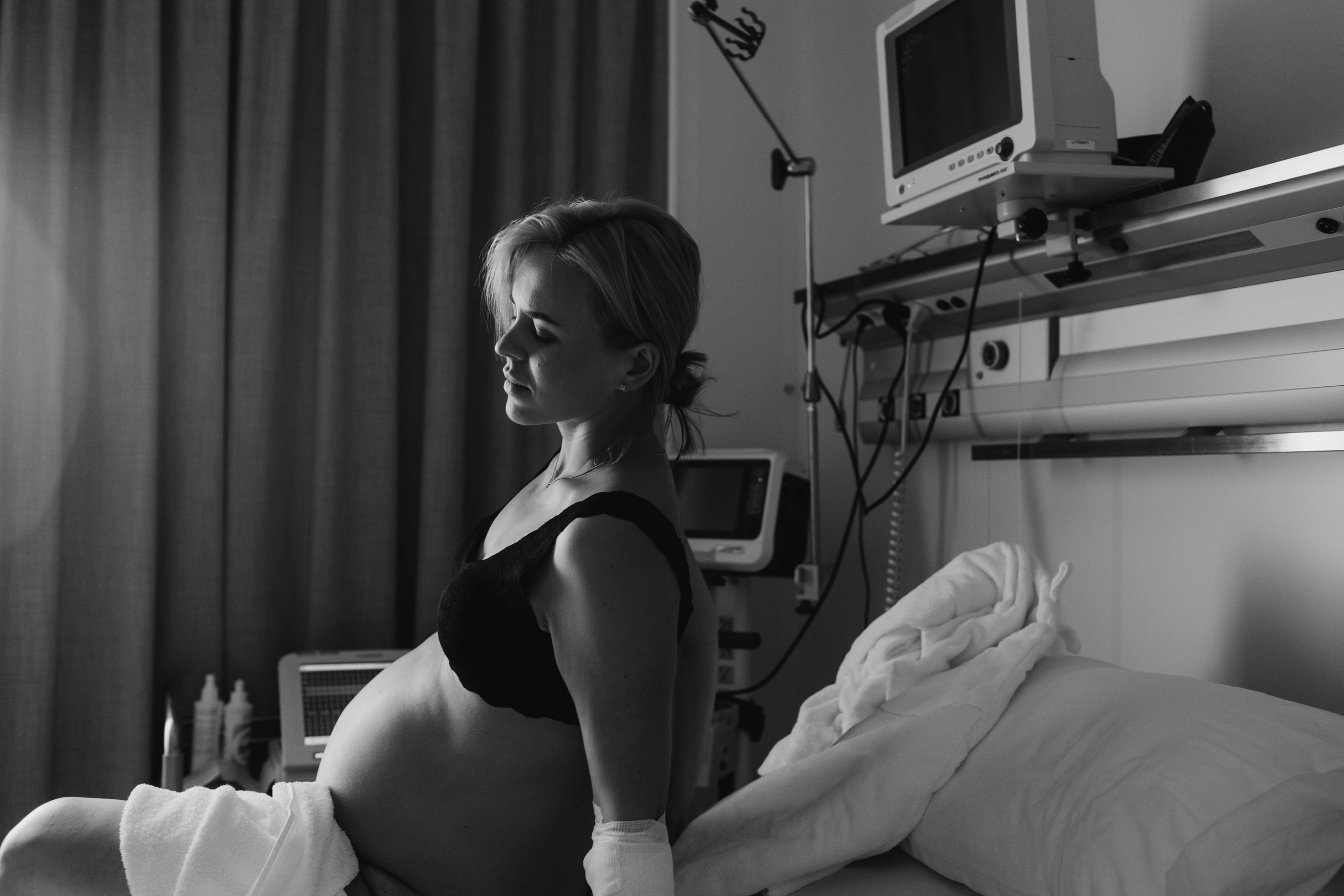 Съемка родов. Рождение Веры. Клинический госпиталь MD GROUP Лахта. Фотограф на роды в Санкт-Петербурге Екатерина Сысоева