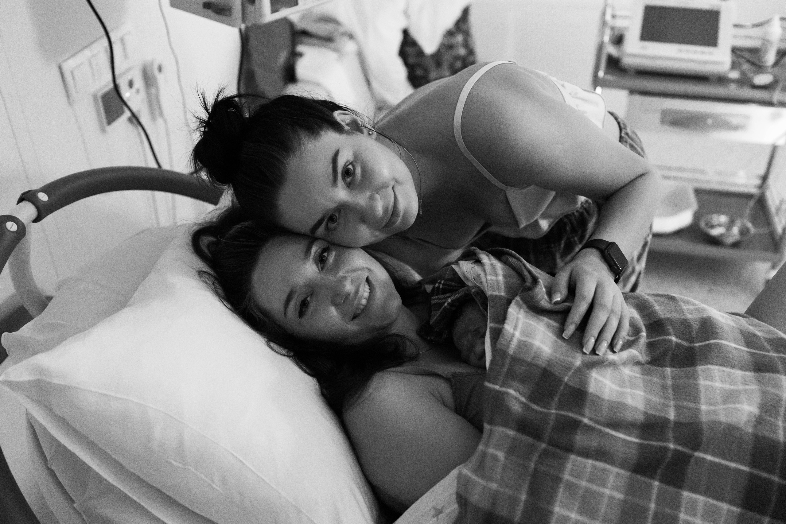 Съемка родов. Рождение Аглаи. Клинический госпиталь MD GROUP Лахта. Фотограф на роды в Санкт-Петербурге Екатерина Сысоева