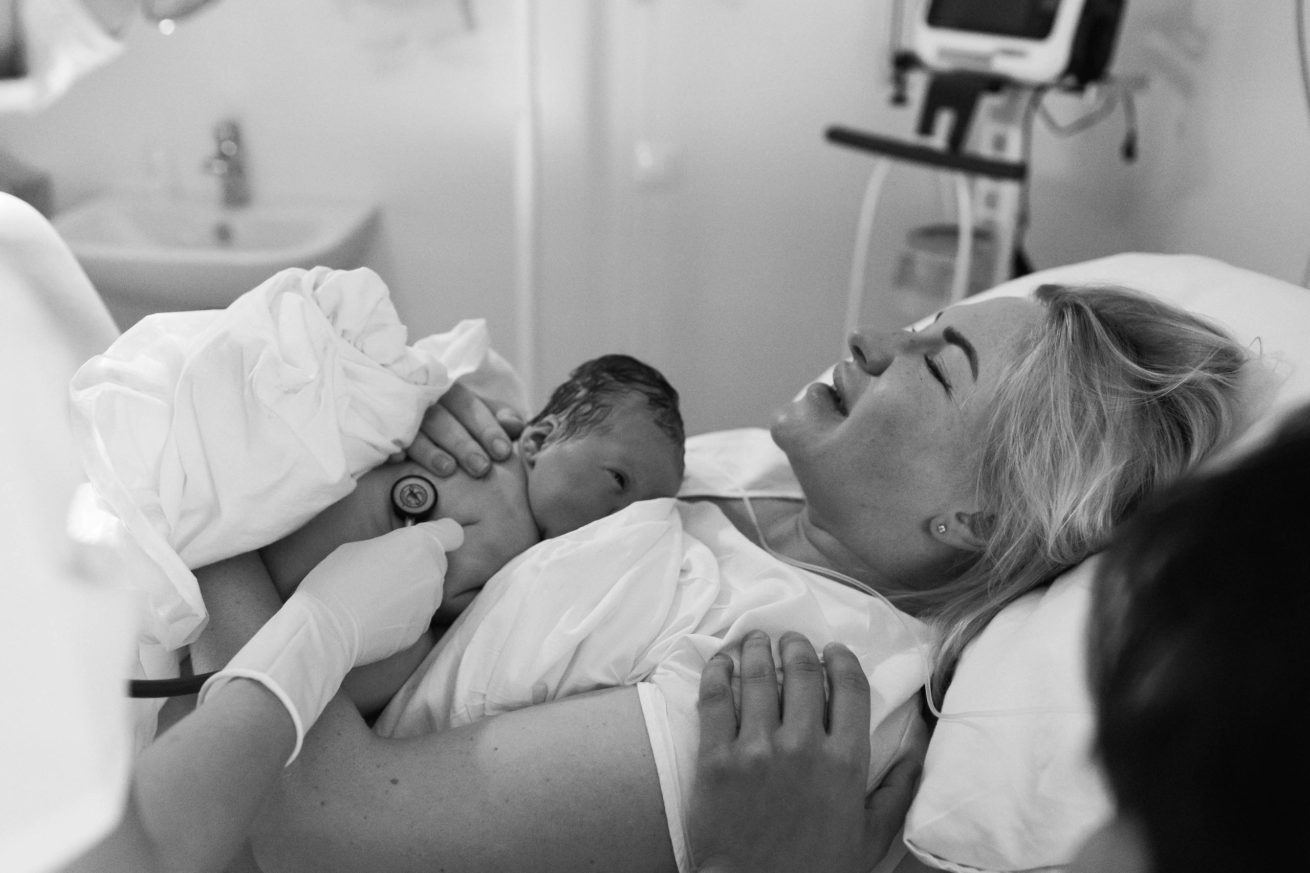 Съемка родов. Рождение Виктории. Клинический госпиталь MD GROUP Лахта. Фотограф на роды в Санкт-Петербурге Екатерина Сысоева
