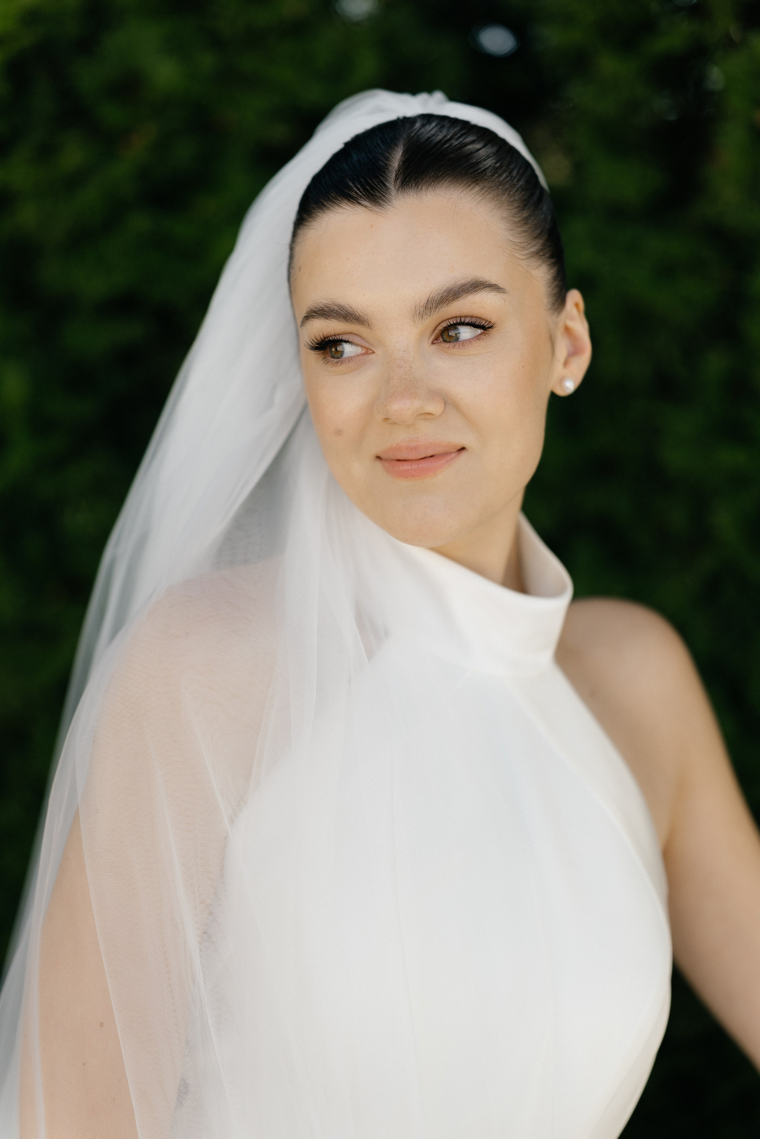 Wedding day in VERSAL PARK. Wedding PHOTOGRAPHER Andrew Vnukov