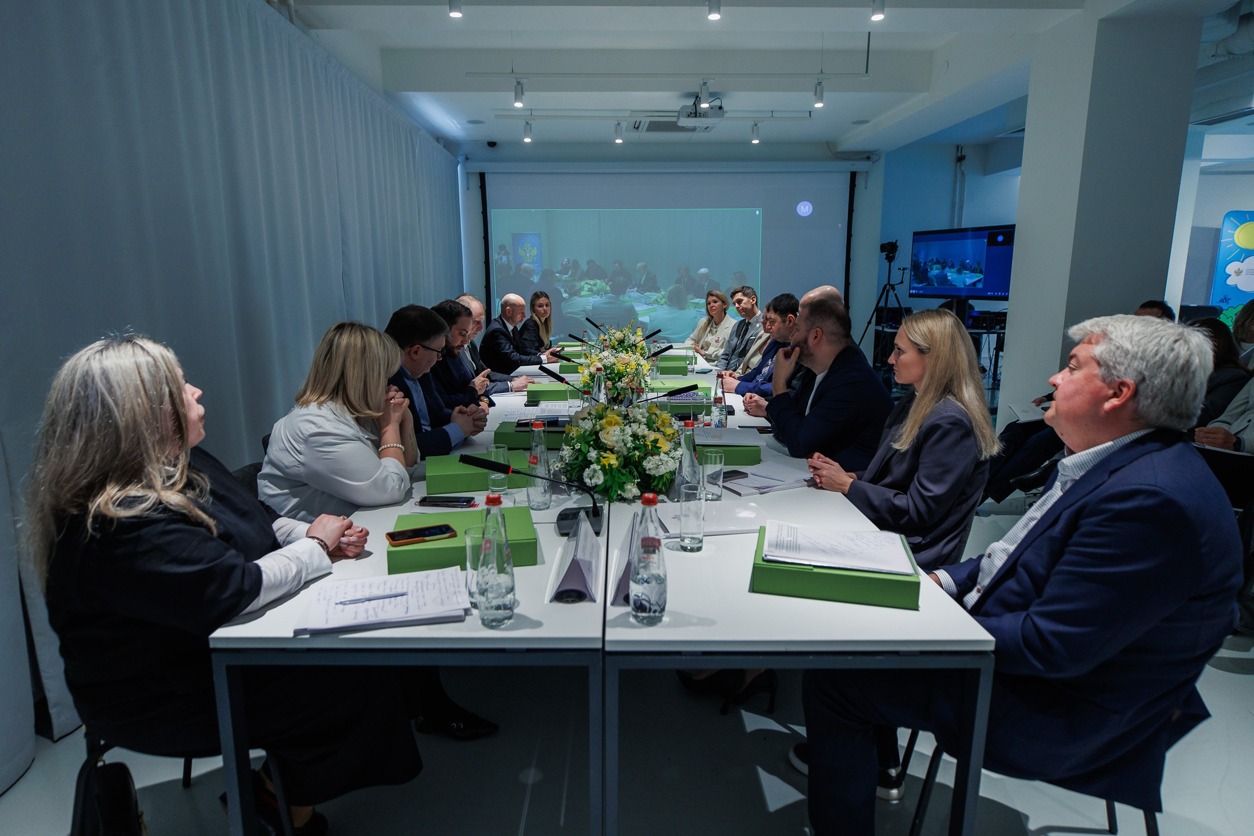 Экспертная дискуссия на тему: “Ответственный подход к созданию детского и семейного контента”. Photographer Danil Aykin