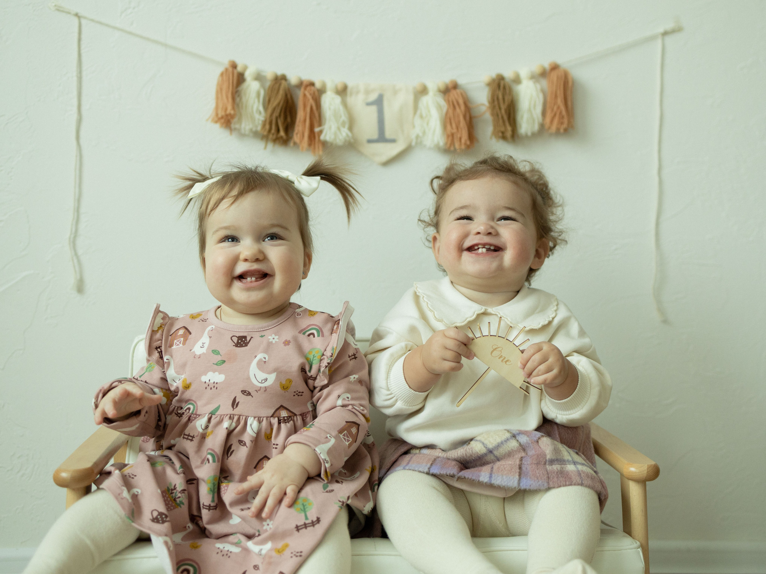 1 годик Стася и Тина. Фотограф Дарья Соколовская