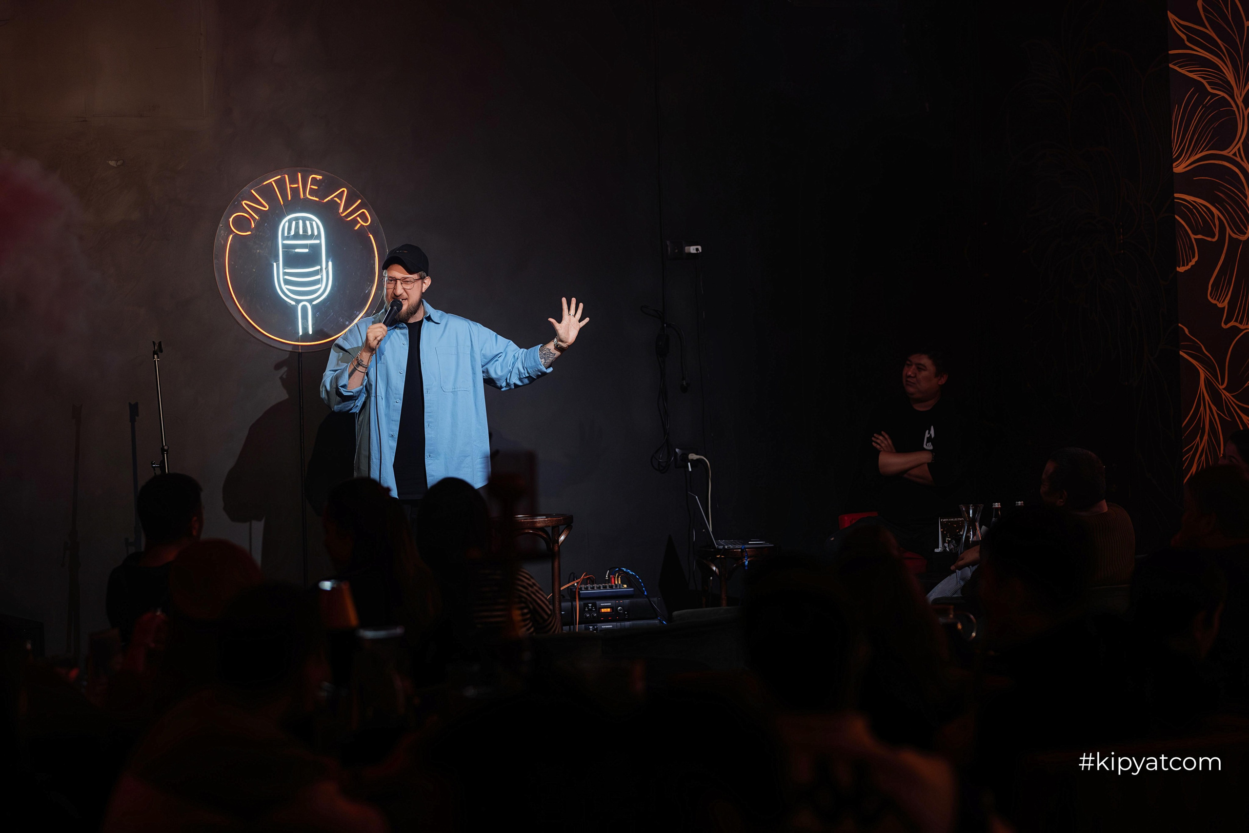 Сольный стендап концерт Александра Меркуль