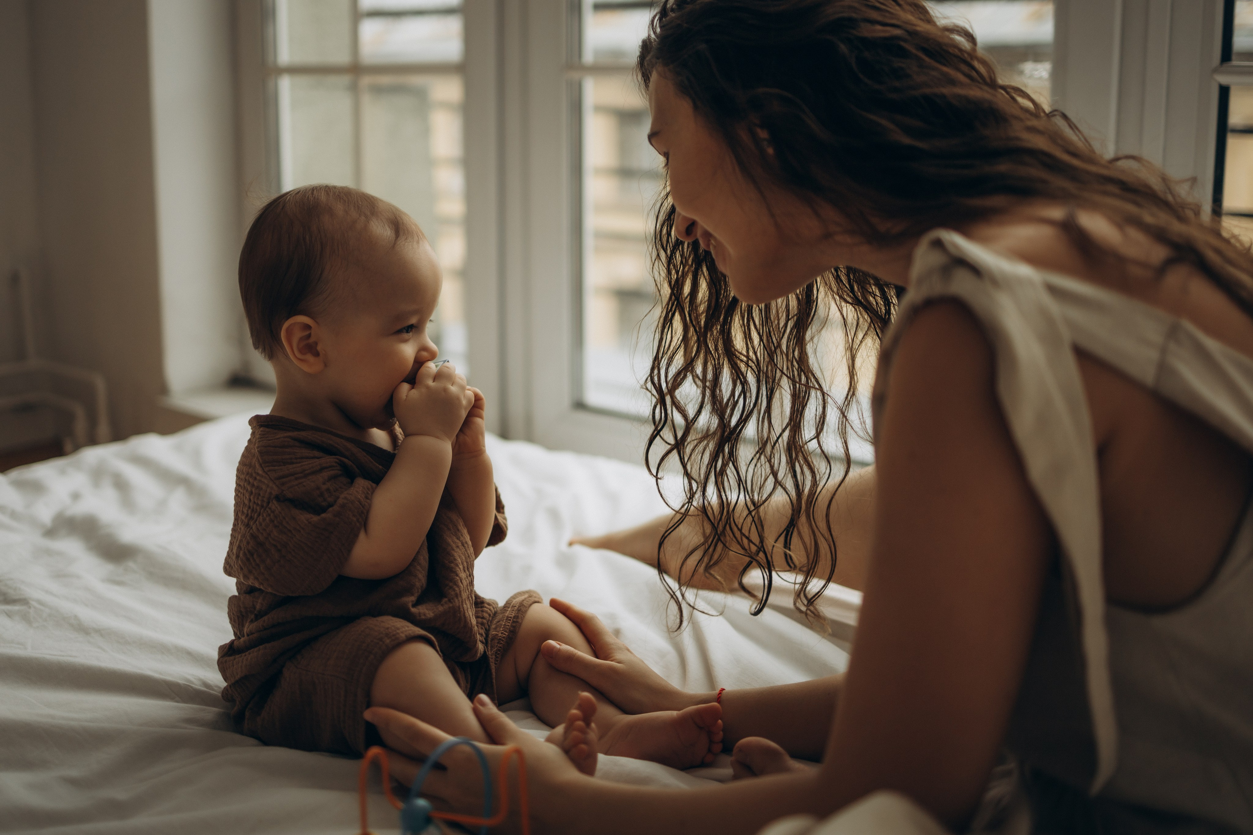 Регина и малыш Дима. Семейный, домашний, ньюборн фотограф Москва Цветкова Елизавета