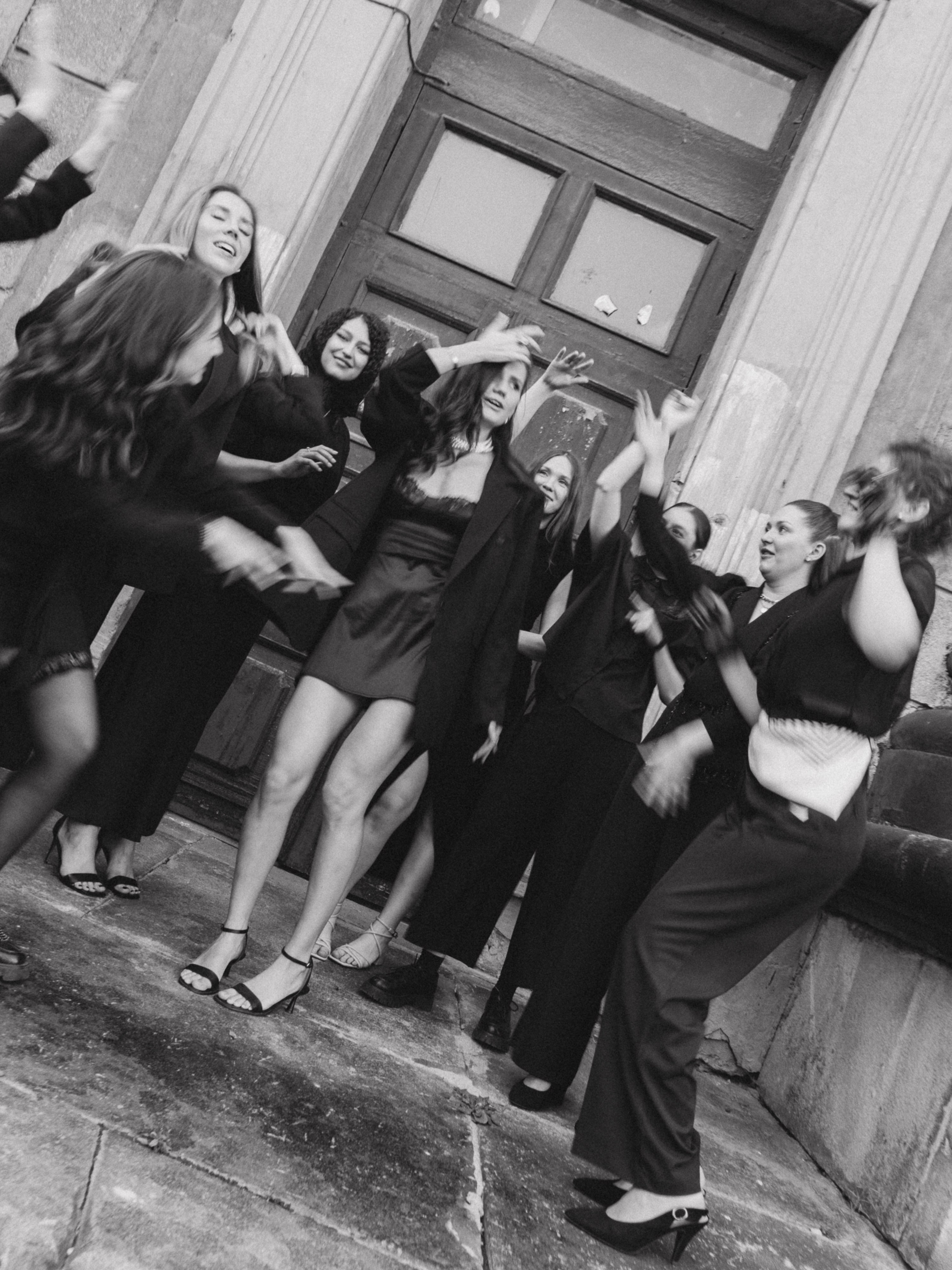 Девичник в чёрном. Фотограф в Екатеринбурге Яна Круташова