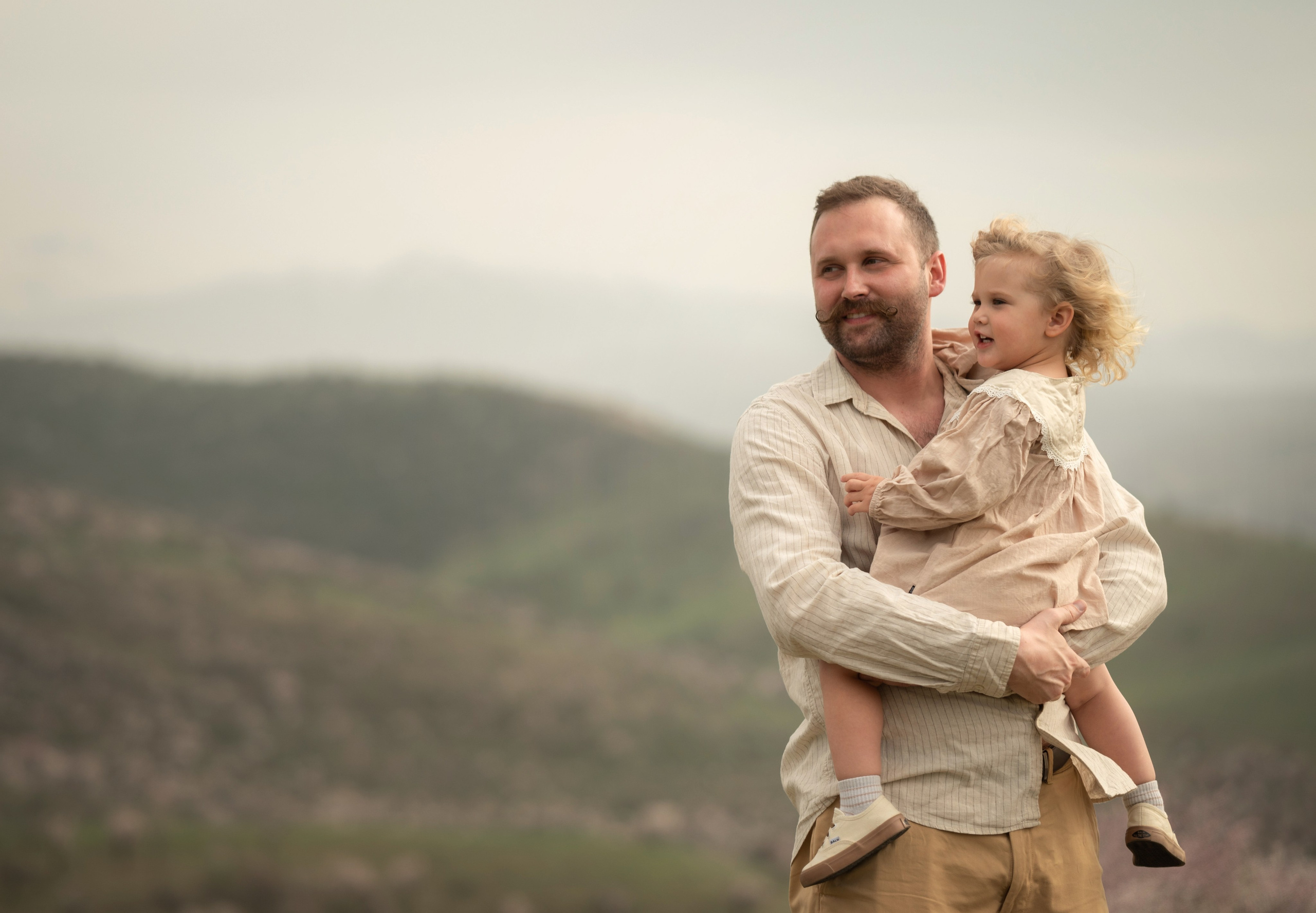 В цветущих садах миндаля…. Детский и семейный фотограф