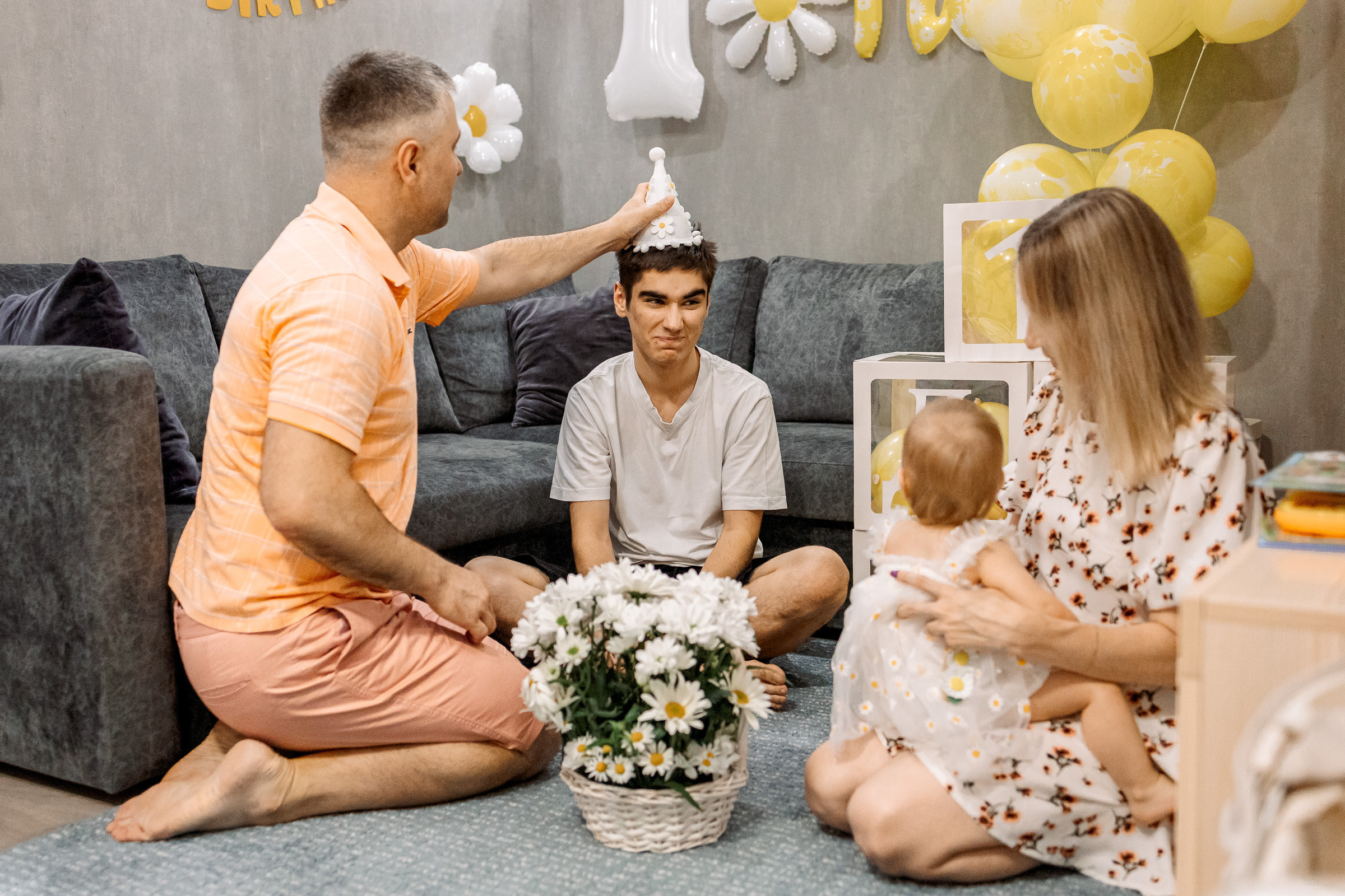 Первый тортик Даши. Семейный Фотограф в Москве Евгения Симоненко