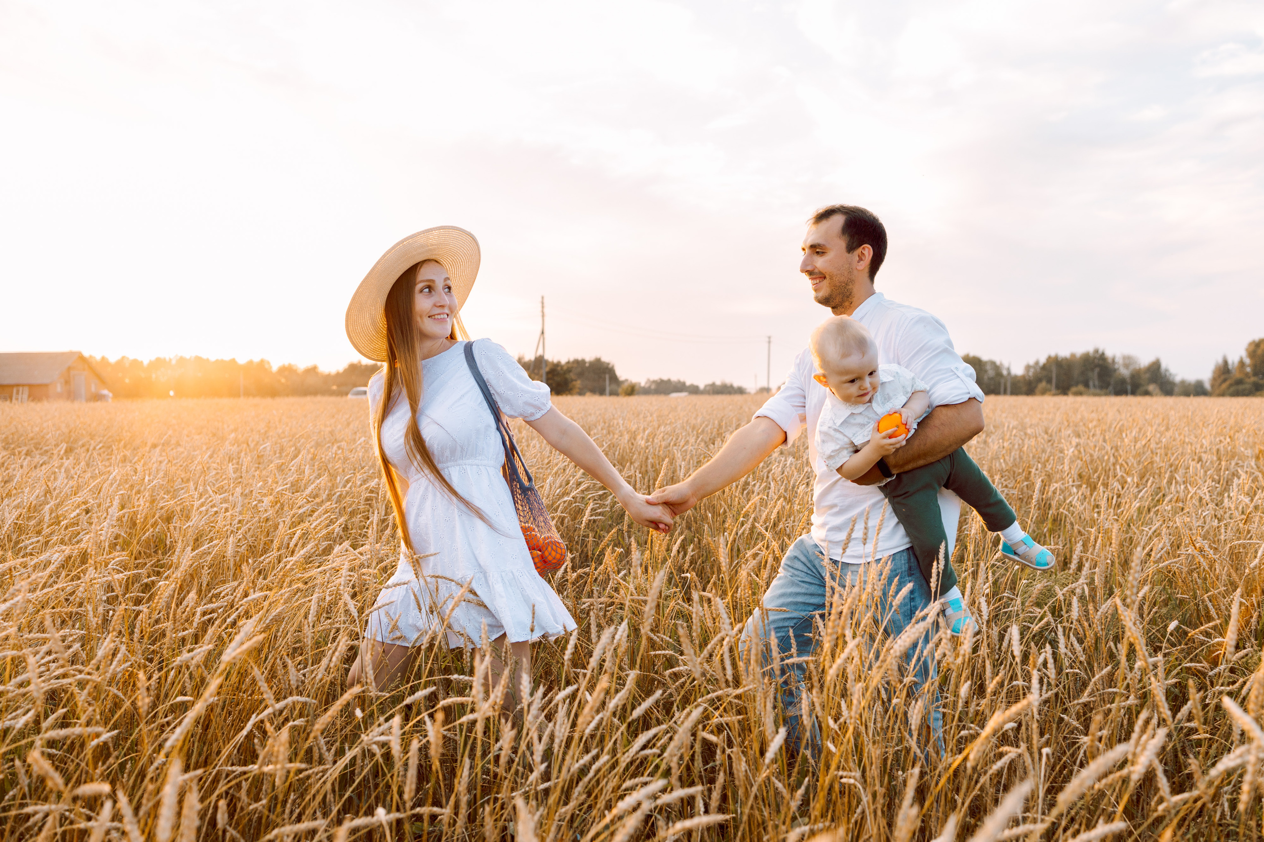 Семейная фотосъемка в полях. Семейный Фотограф в Москве Евгения Симоненко