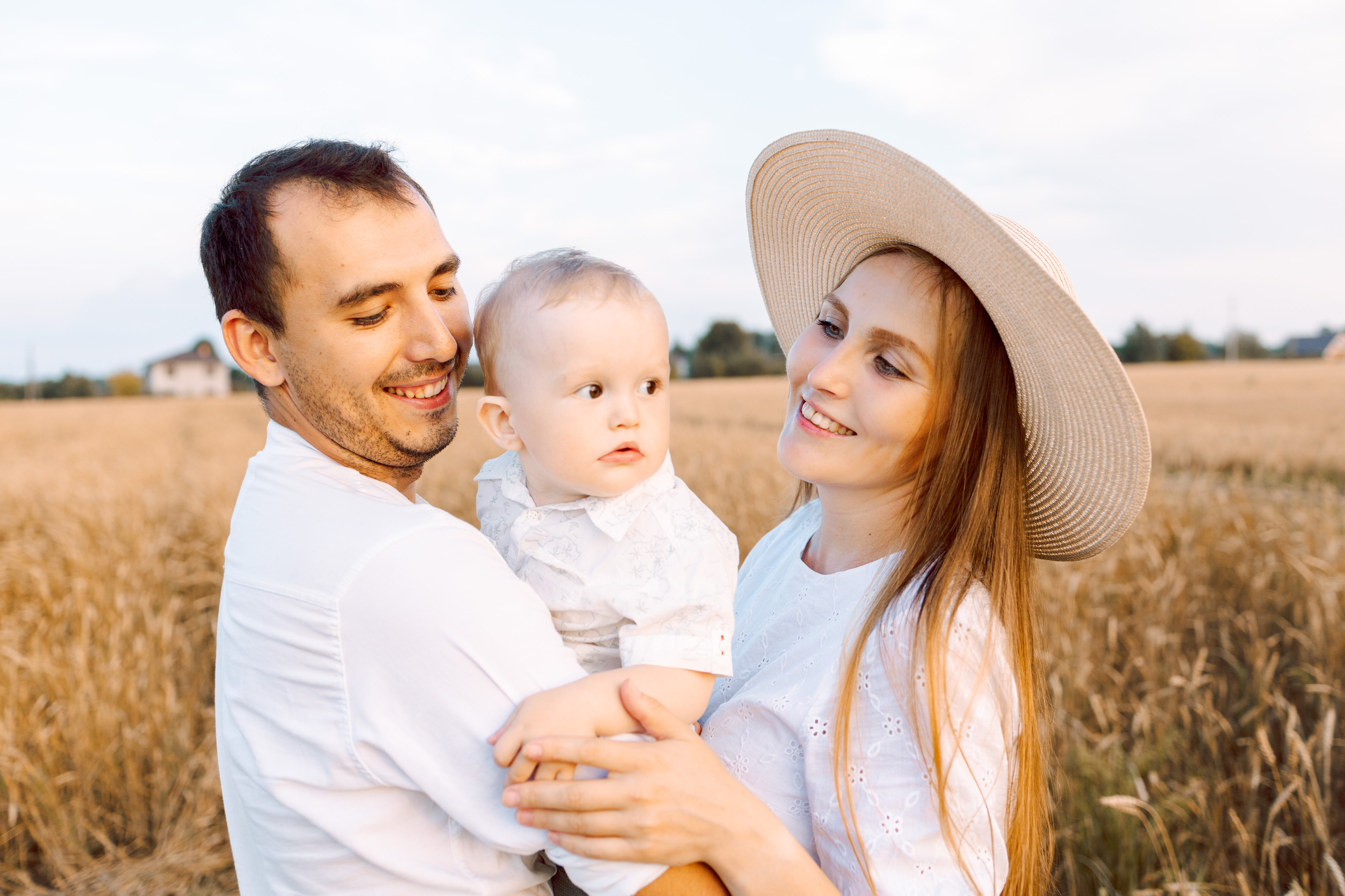 Семейная фотосъемка в полях. Семейный Фотограф в Москве Евгения Симоненко