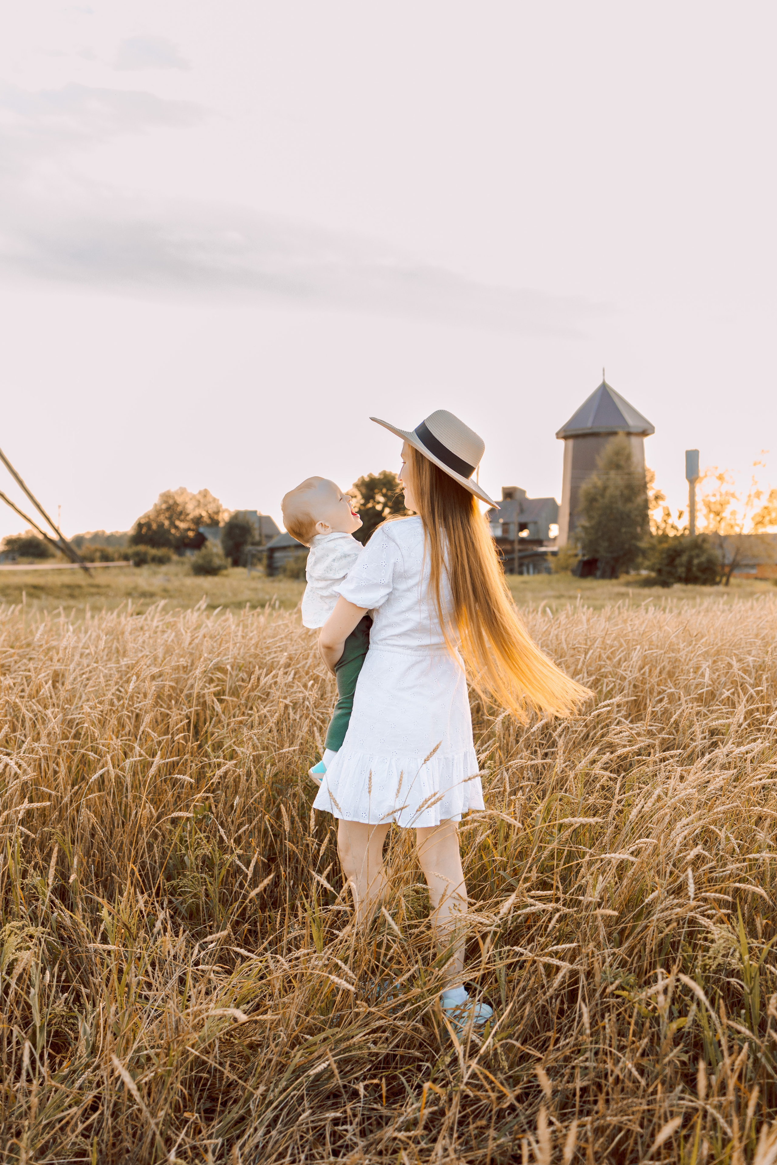 Семейная фотосъемка в полях. Семейный Фотограф в Москве Евгения Симоненко