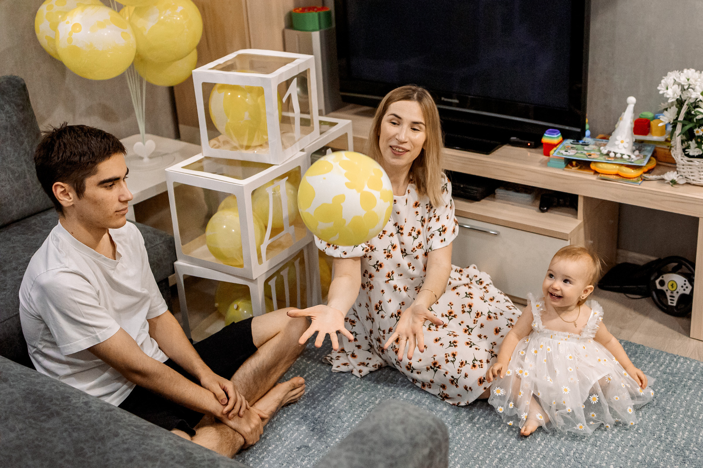 Первый тортик Даши. Семейный Фотограф в Москве Евгения Симоненко