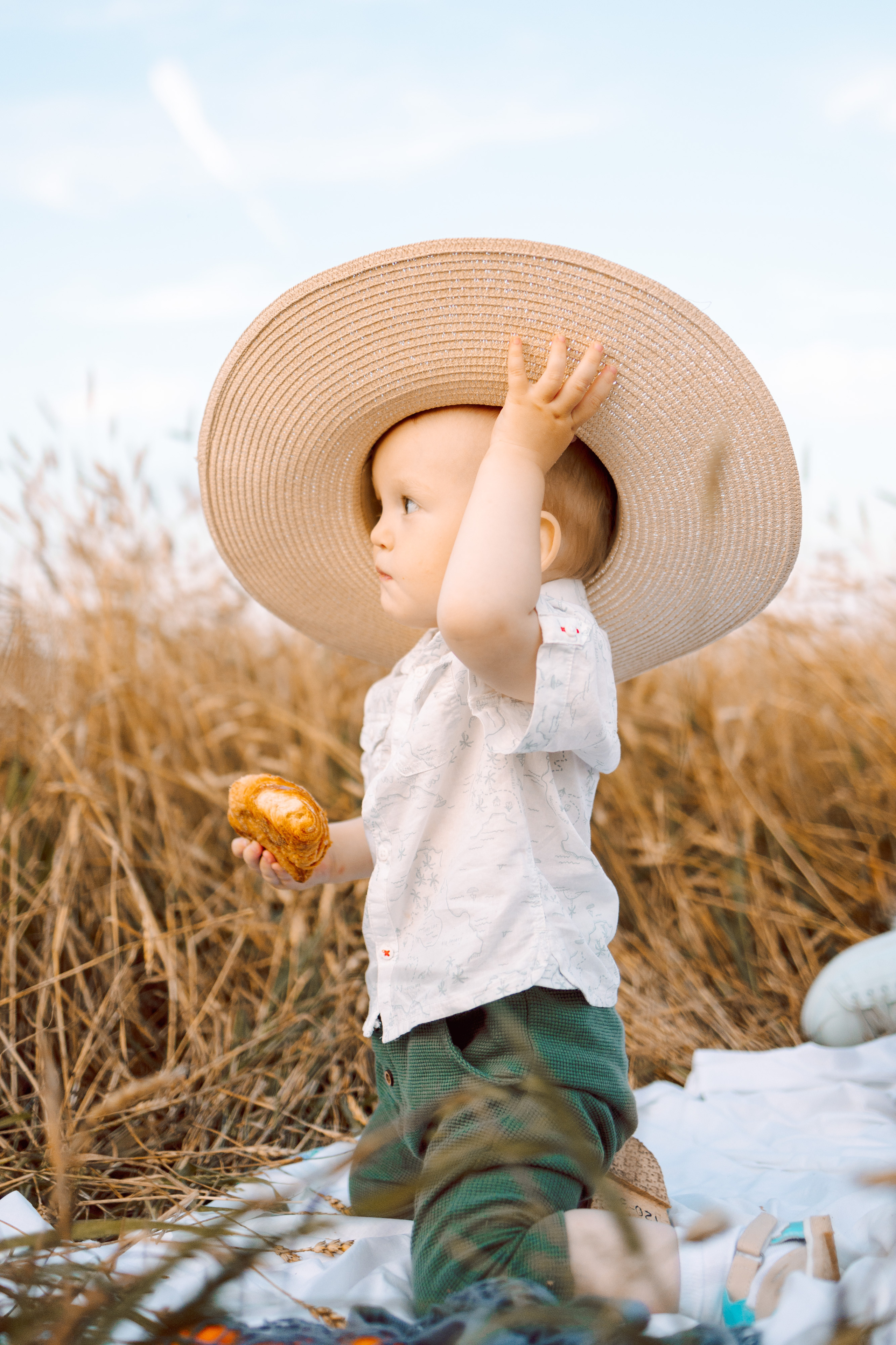Семейная фотосъемка в полях. Семейный Фотограф в Москве Евгения Симоненко